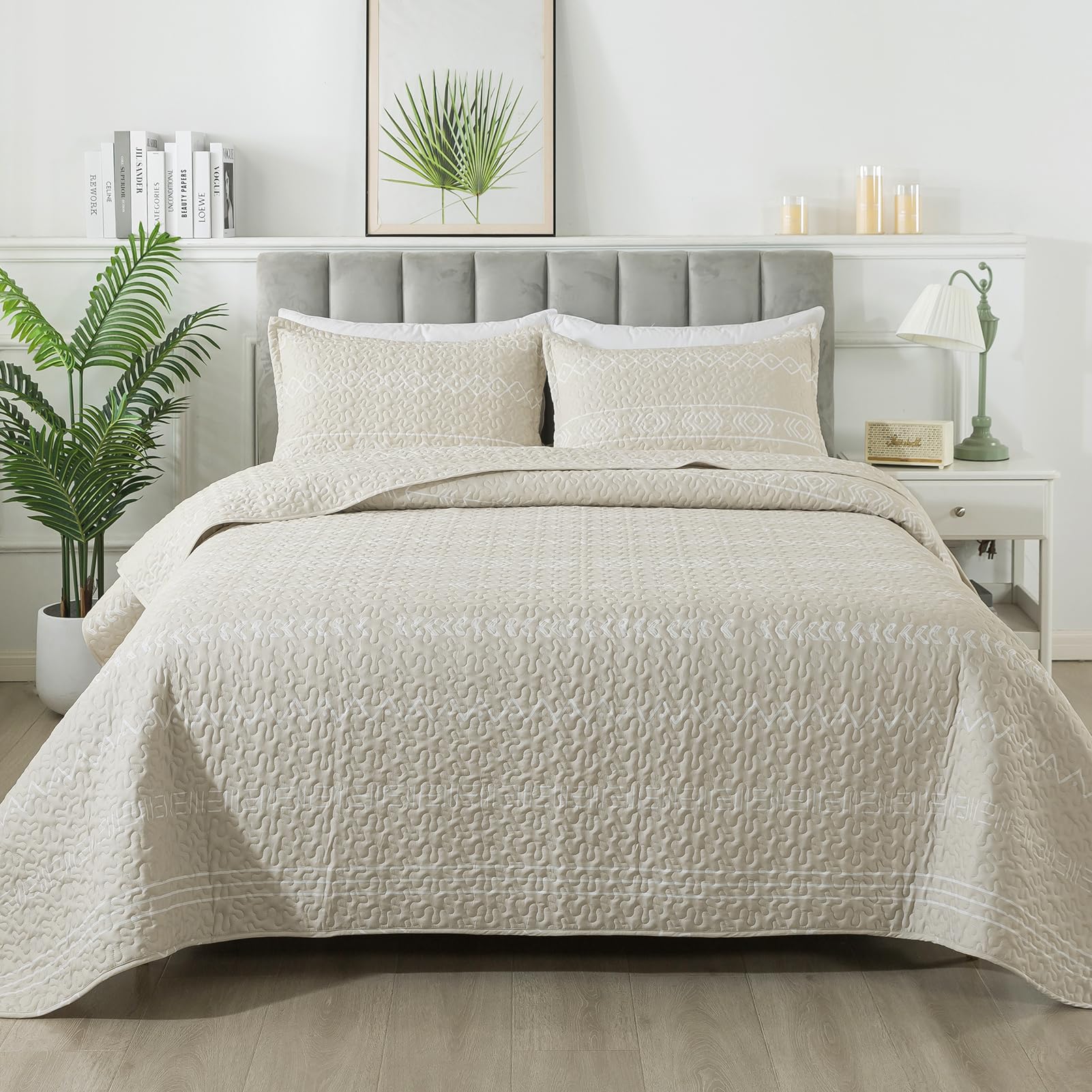 Andency Beige Quilt Set King (106x96 Inch), 3 Pieces(1 Striped Triangle Printed Quilt and 2 Pillowcases), Bohemian Summer Lightweight Reversible Microfiber Bedspread Coverlet Sets