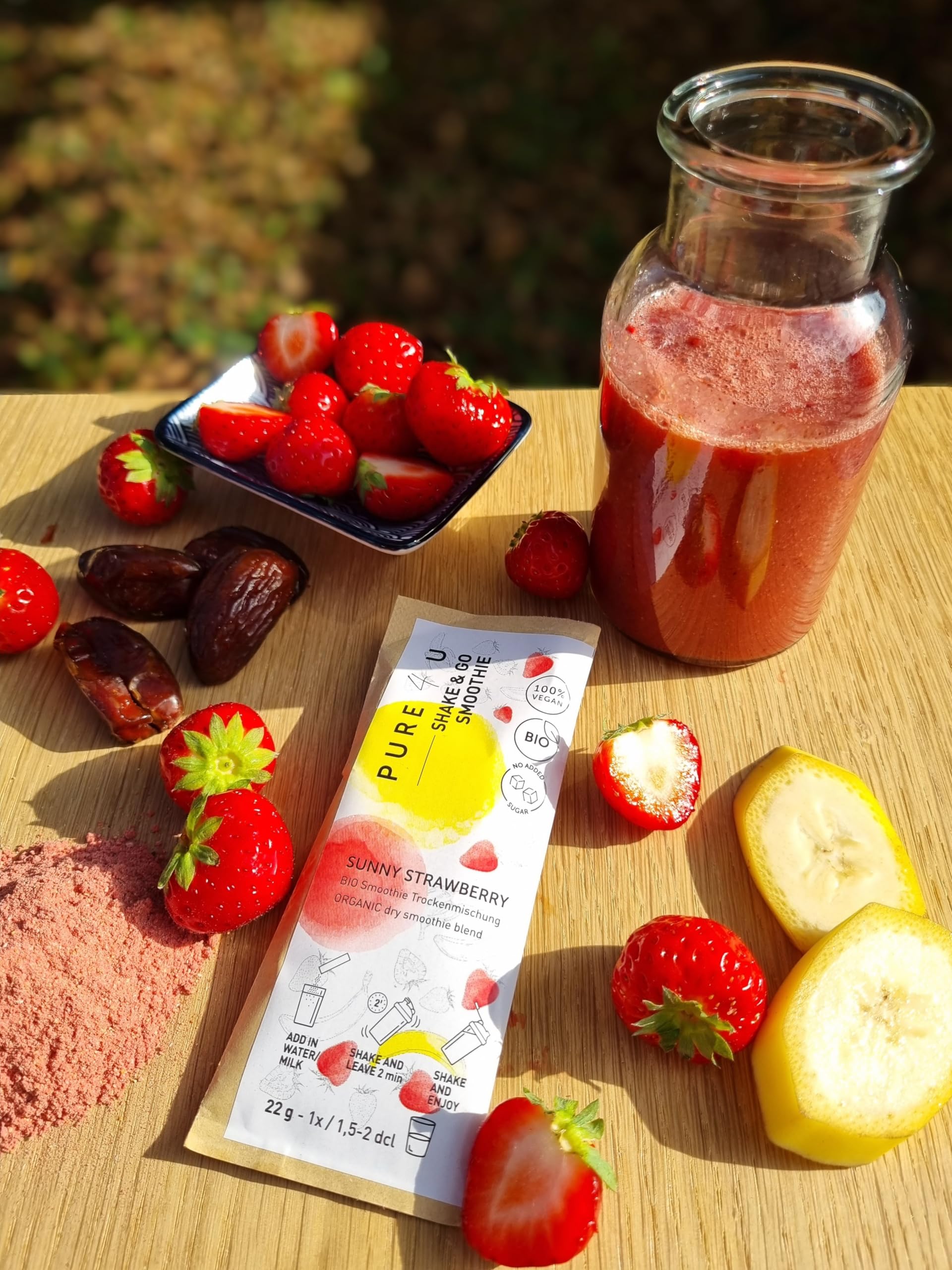PURE4U BIO Choco & Erdbeere To Go Smoothie Shake Pulver (4x Choco Banana, 4x Sunny Strawberry) | Shake&Go Smoothie Pulver | Ohne Zuckerzusatz | Leichte Zubereitung ohne Mixer