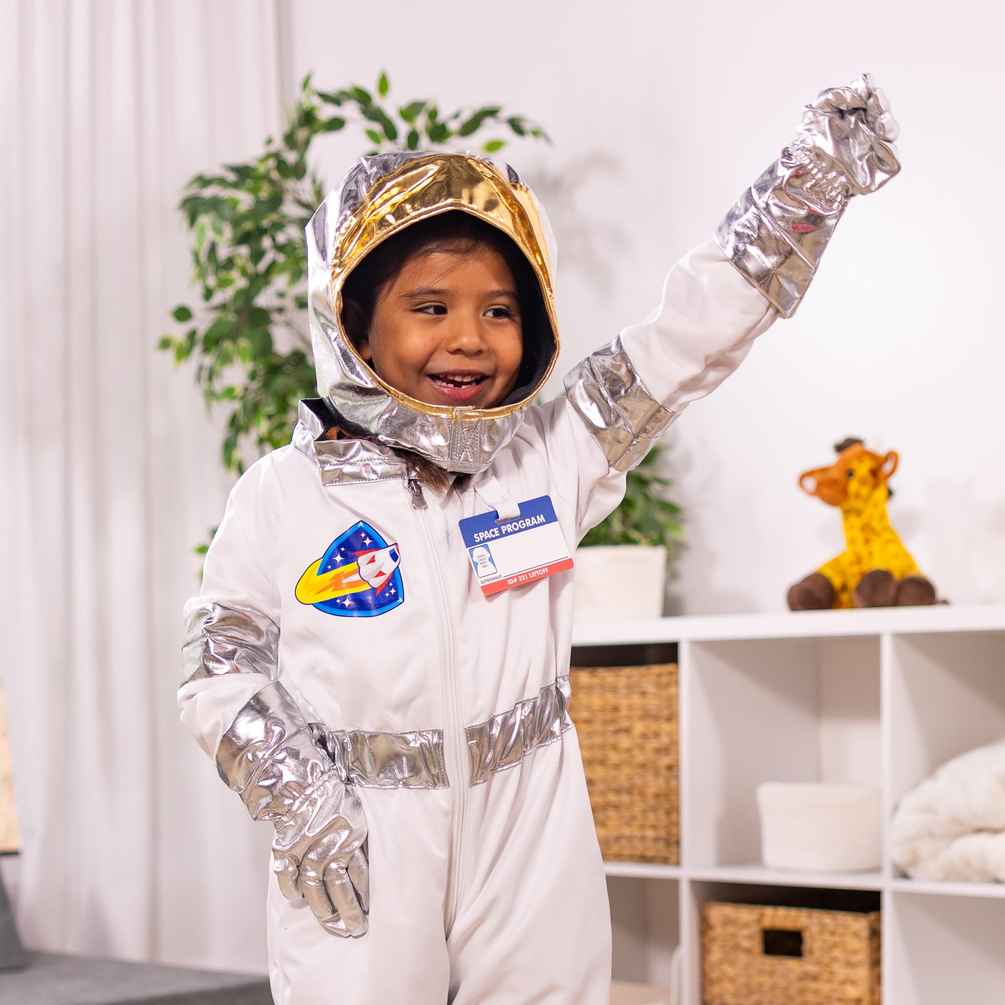 Melissa & Doug Costume da Astronauta per Bambini - Gioco con Casco e Accessori Spaziali, Costume Unisex, Gioco di Imitazione, Costumi di Halloween o Carnevale, Regalo per Bambini e Bambine, 3+ Anni