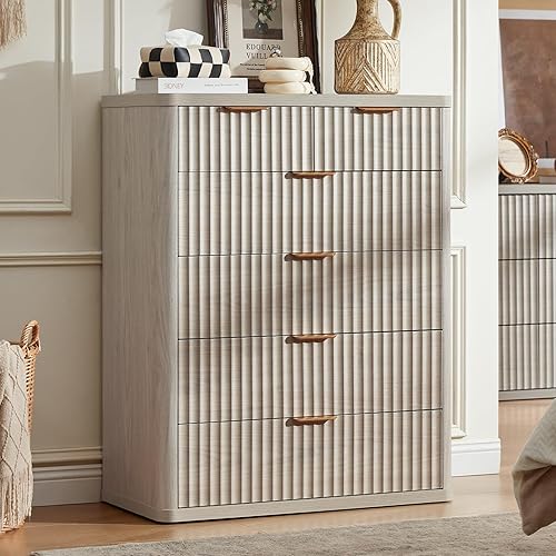 Miniatura 35 de LEYAOYAO Cómoda acanalada con 5 cajones para dormitorio, cómoda moderna de 34 pulgadas de alto con mango de metal, diseño de perfil curvo, Natural