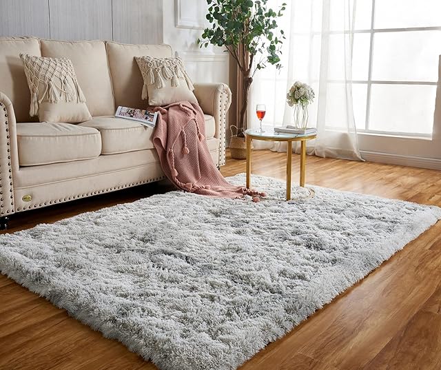 Achiiso Long Pile Shaggy Rugs, Anti-slip Furry Soft Area Rugs Comfy Plush Rugs for Bedroom Livingroom Kidroom(Light Grey,60*120 CM)