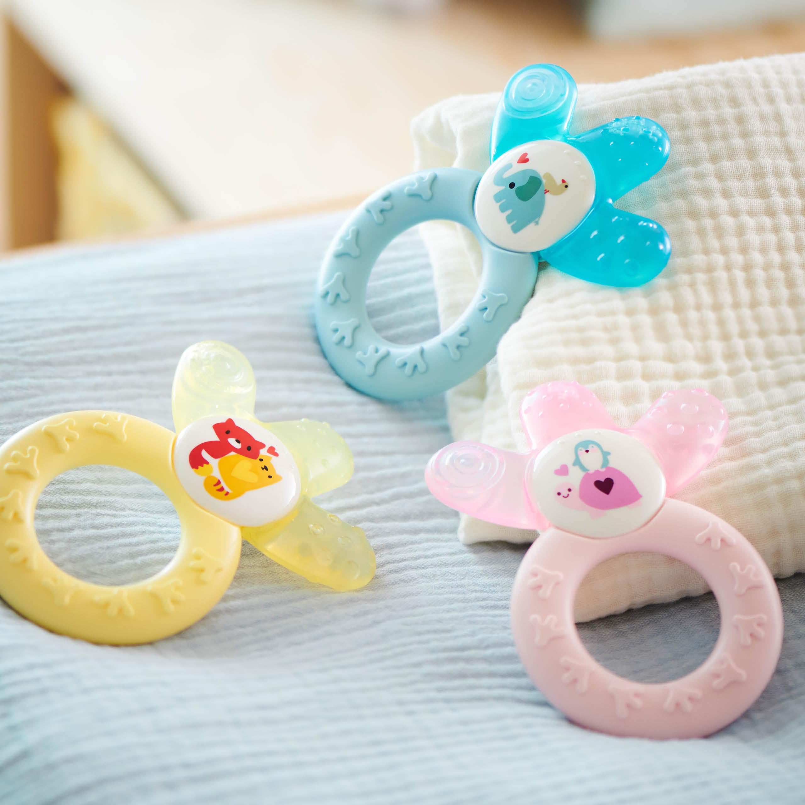 MAM Cooler Dentaruolo Massaggia Gengive Neonati 4+ Mesi Rinfrescante e Lenitivo, 5 Sagomature, Rosa