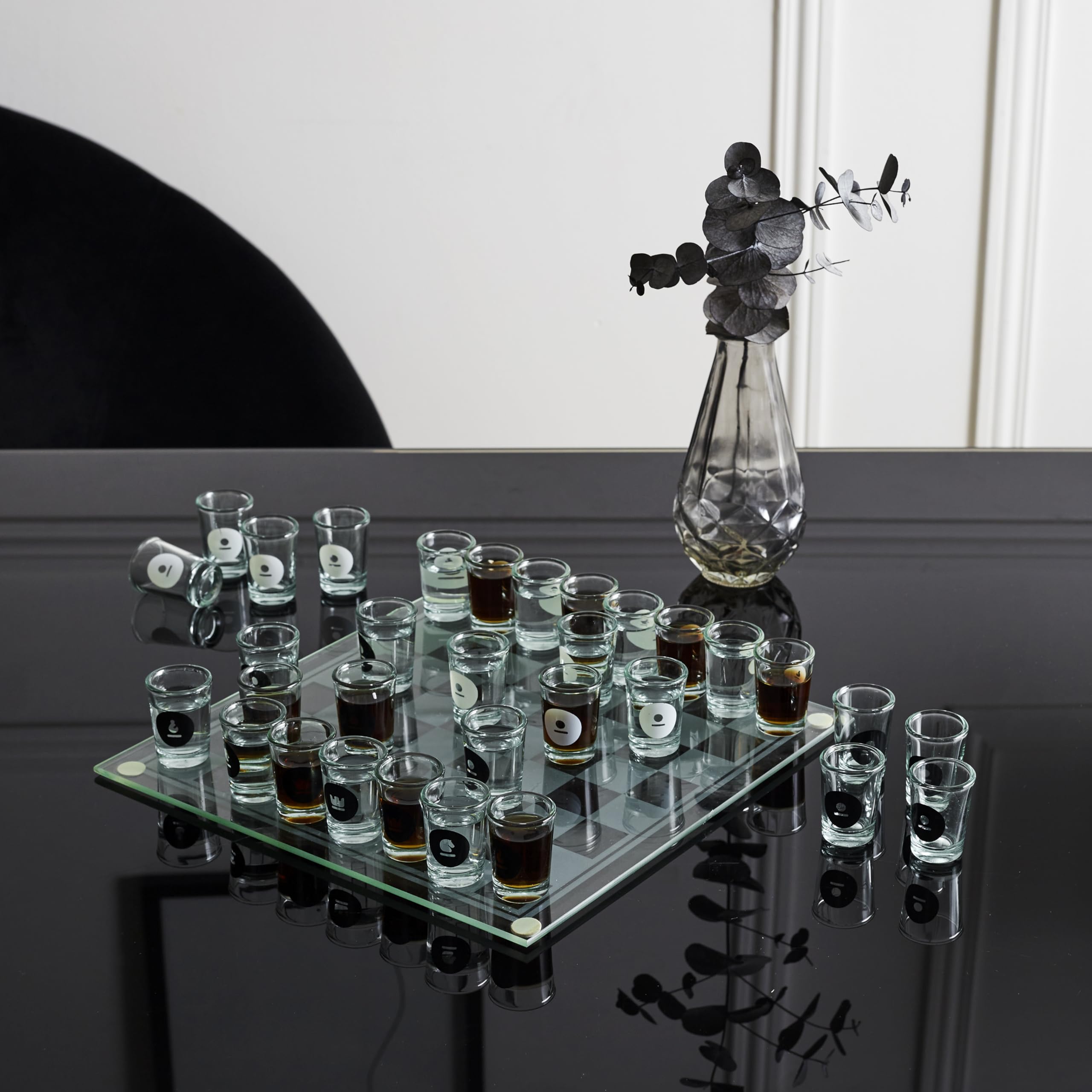 Mister Gadget, MG3519, Gioco di Scacchi da Bere in Vetro, Gioco di Scacchi da Bere in Vetro, Colori: Bianco e Nero, Perfetto per Serate e Regali Divertenti