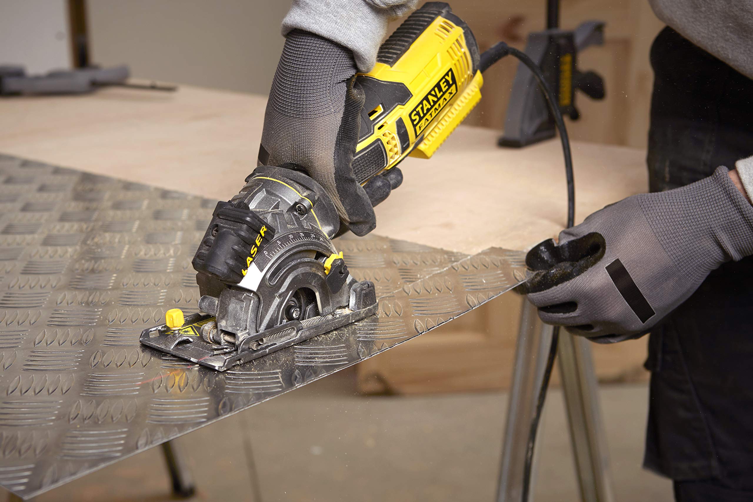 STANLEY FME380K-QS Mini-Sierra Circular de Mano 650W 89mm, 650 W
