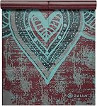 Gaiam Tapis de yoga - Fitness voyage pliant & Tapis d'exercice - Tapis de Yoga pliable pour tous les types de Yoga, Pilates & Entraînement au sol (68"L x 24"W x 2mm Épaisseur)