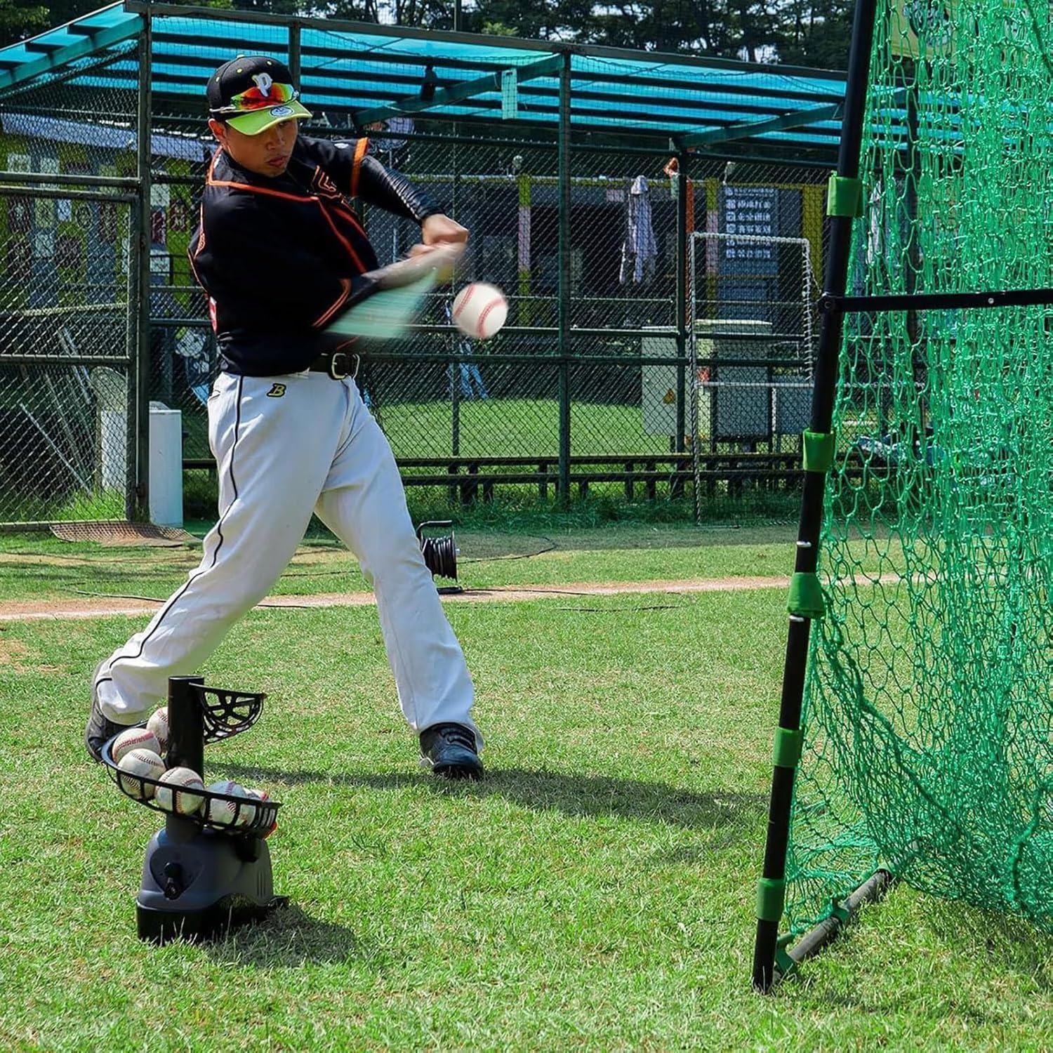 Macchina per lanciare palline da baseball e tennis, design portatile, distanza di volo regolabile, alimentato a batteria o adattatore CA