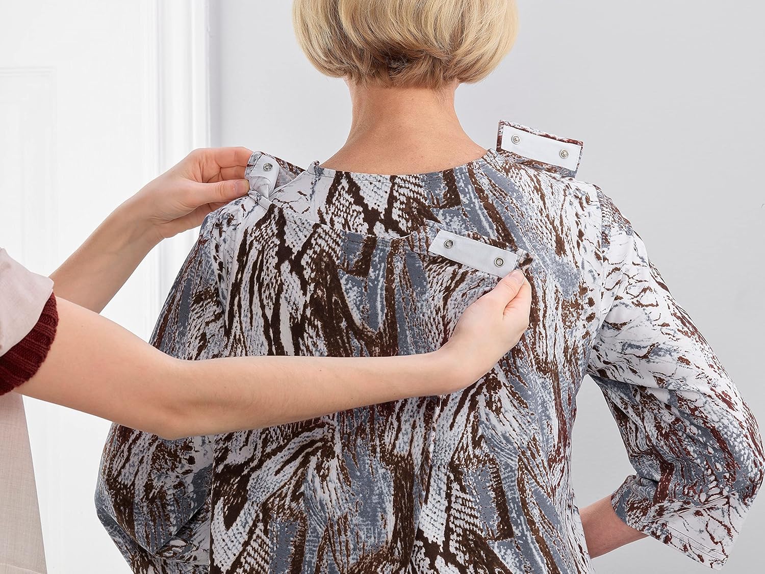 Women’s Open-Back Adaptive High-Low Top