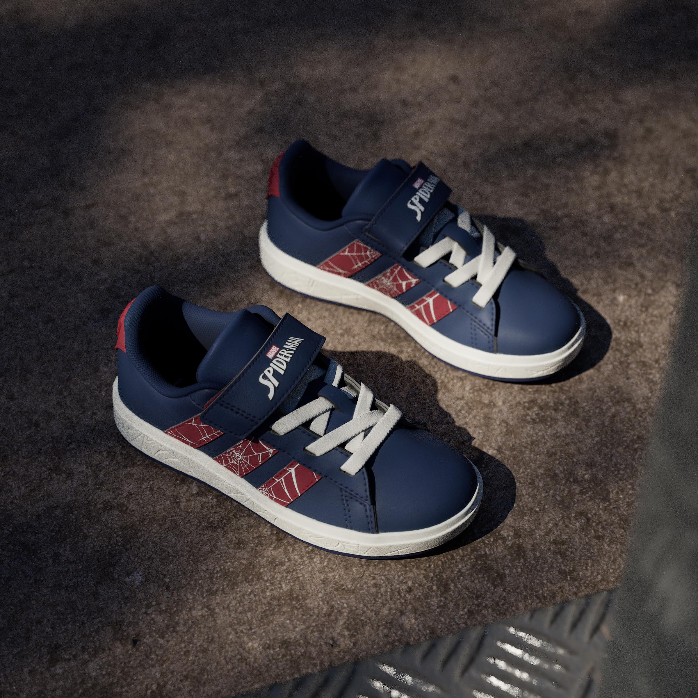 adidas Kids' Chaussure Marvel Spider-Man Grand Court