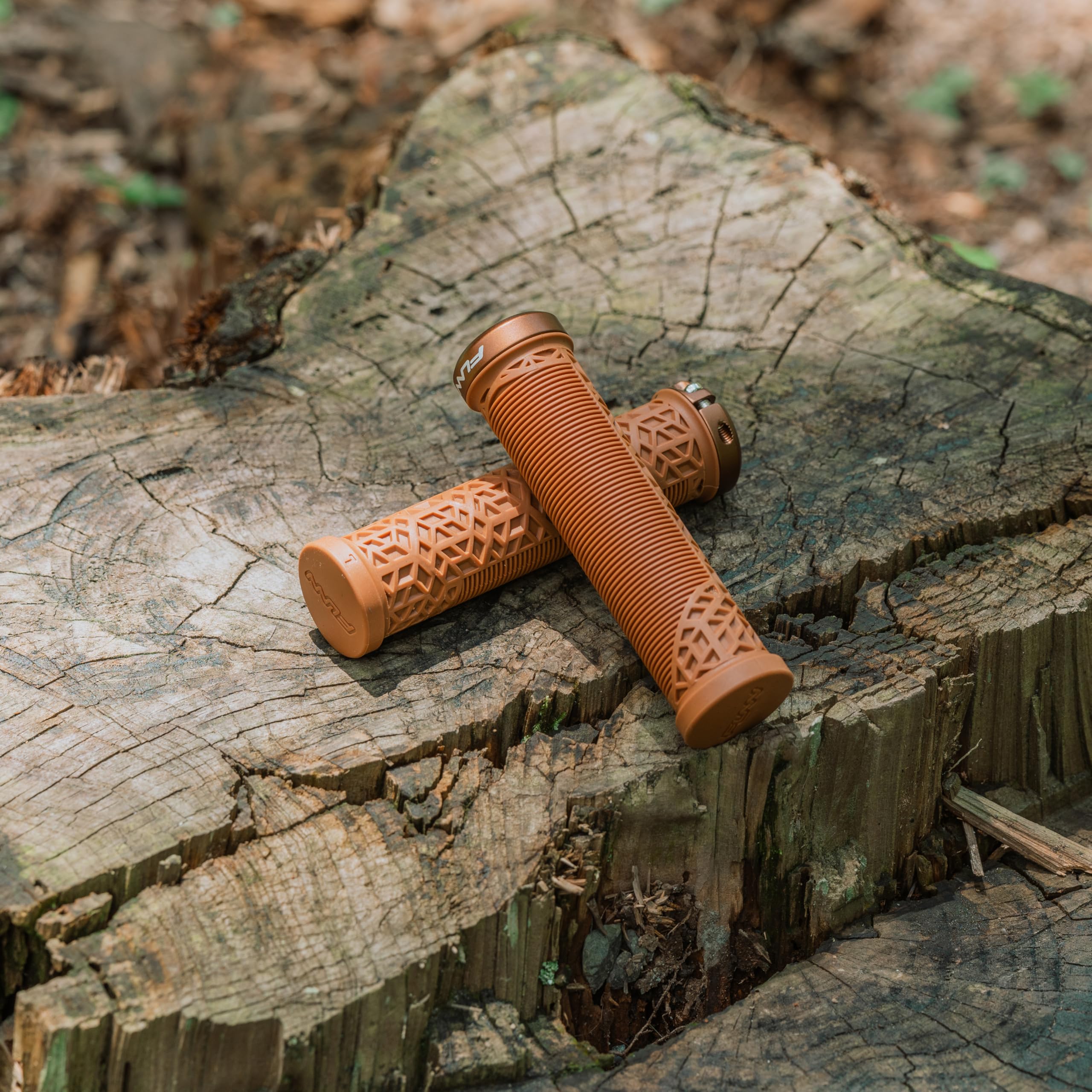 Funn Hilt JR Mountain Bike Handlebar Grips With Single Lock On Clamp - Image 2