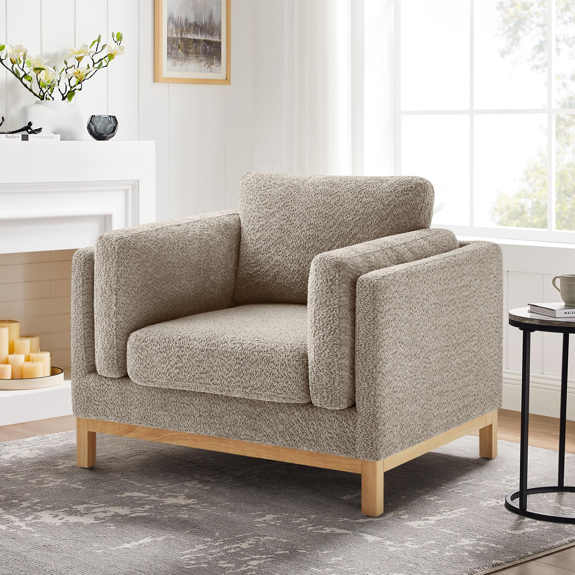 VANOMi Oversized Accent Chair