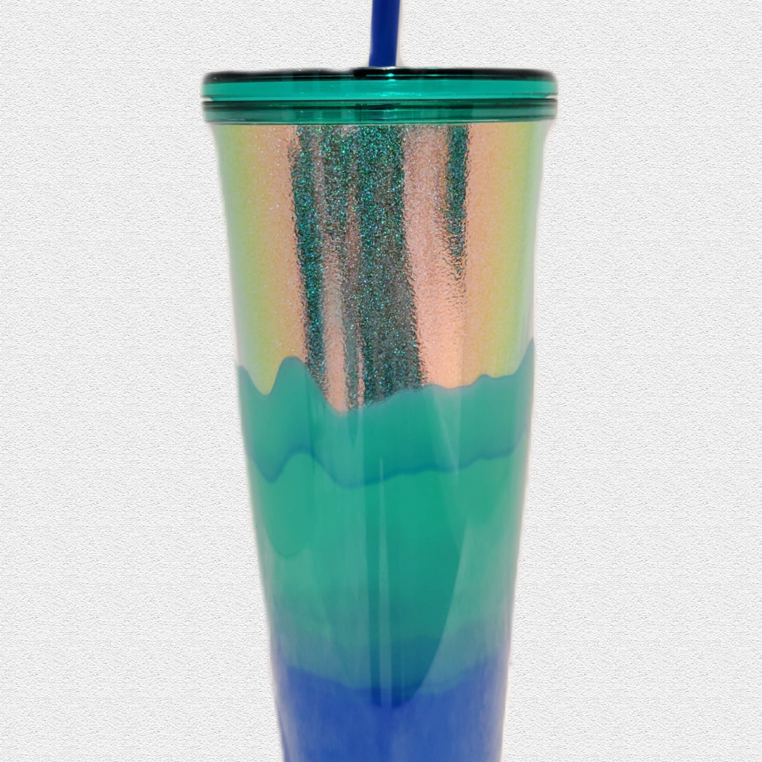 Starbucks Holiday 2022 Hologram Wave Ombre Tumbler 24oz: Buy Online at Best  Price in UAE - Amazon.ae