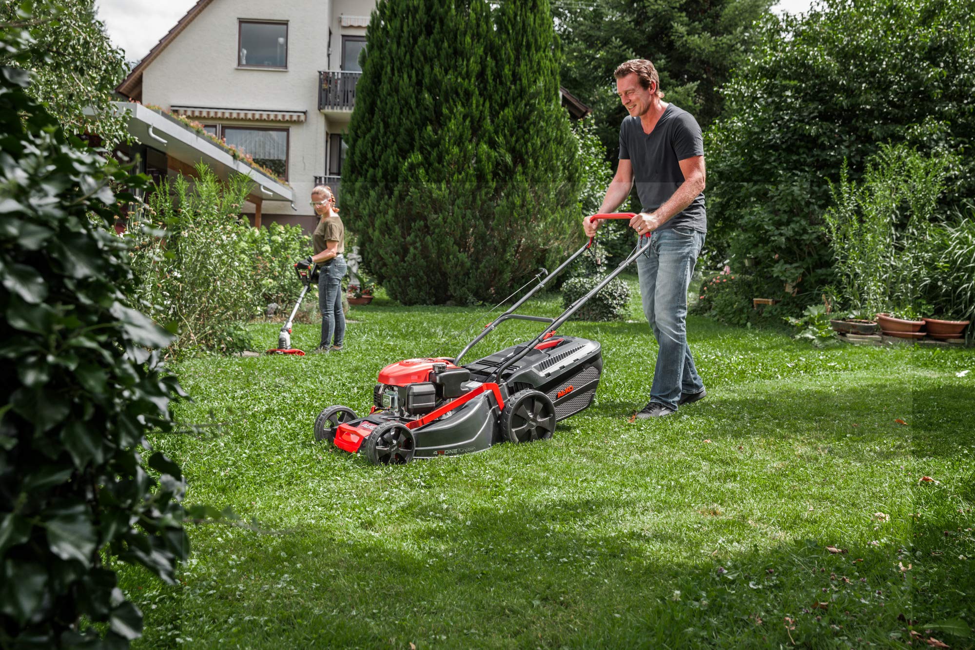 AL-KO Cortacésped de gasolina Comfort 51.0 SP-A, ancho de corte de 51 cm, potencia del motor de 2,1 kW, carcasa robusta de chapa de acero, tracción trasera, función de mantillo, expulsión lateral.