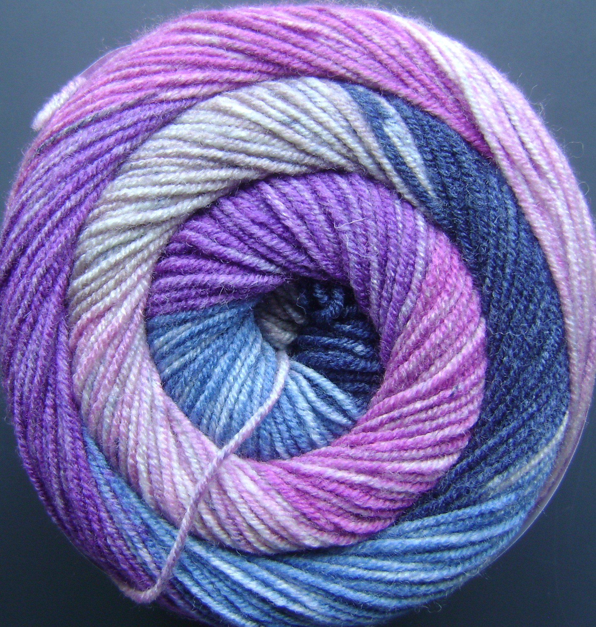 2763735 Batik Swirl Highland (3735) Yarn - 200g