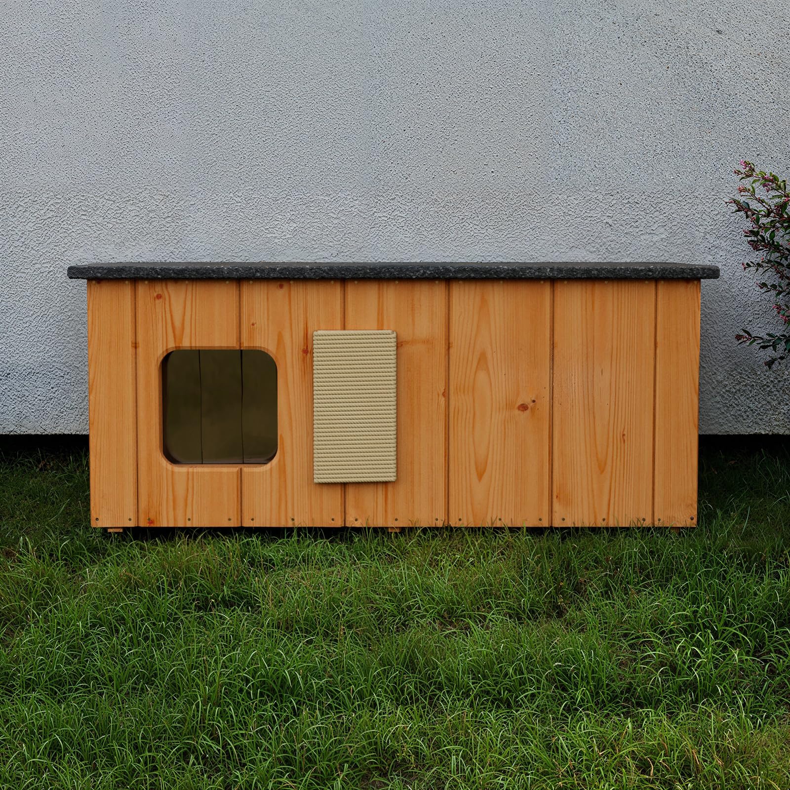 QLS Katzenhaus aus Holz mit Vorraum isoliert 86 x 47 cm Teak | Mit Hauptkammer, Vorraum, aufklappbarem Dach und 2 cm Styroporisolierung. Inklusive Sisal-Kratzbrett und Lamellenvorhang