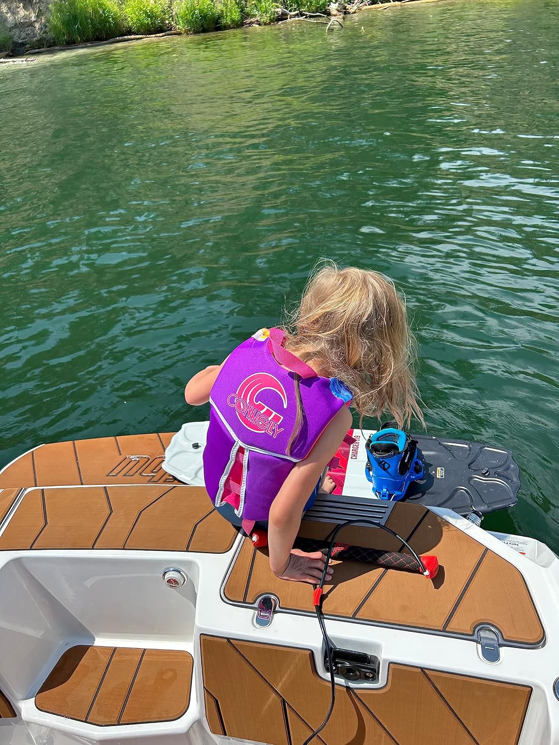 Connelly Child Neoprene Vest, 20-25" Chest, Girl 2017