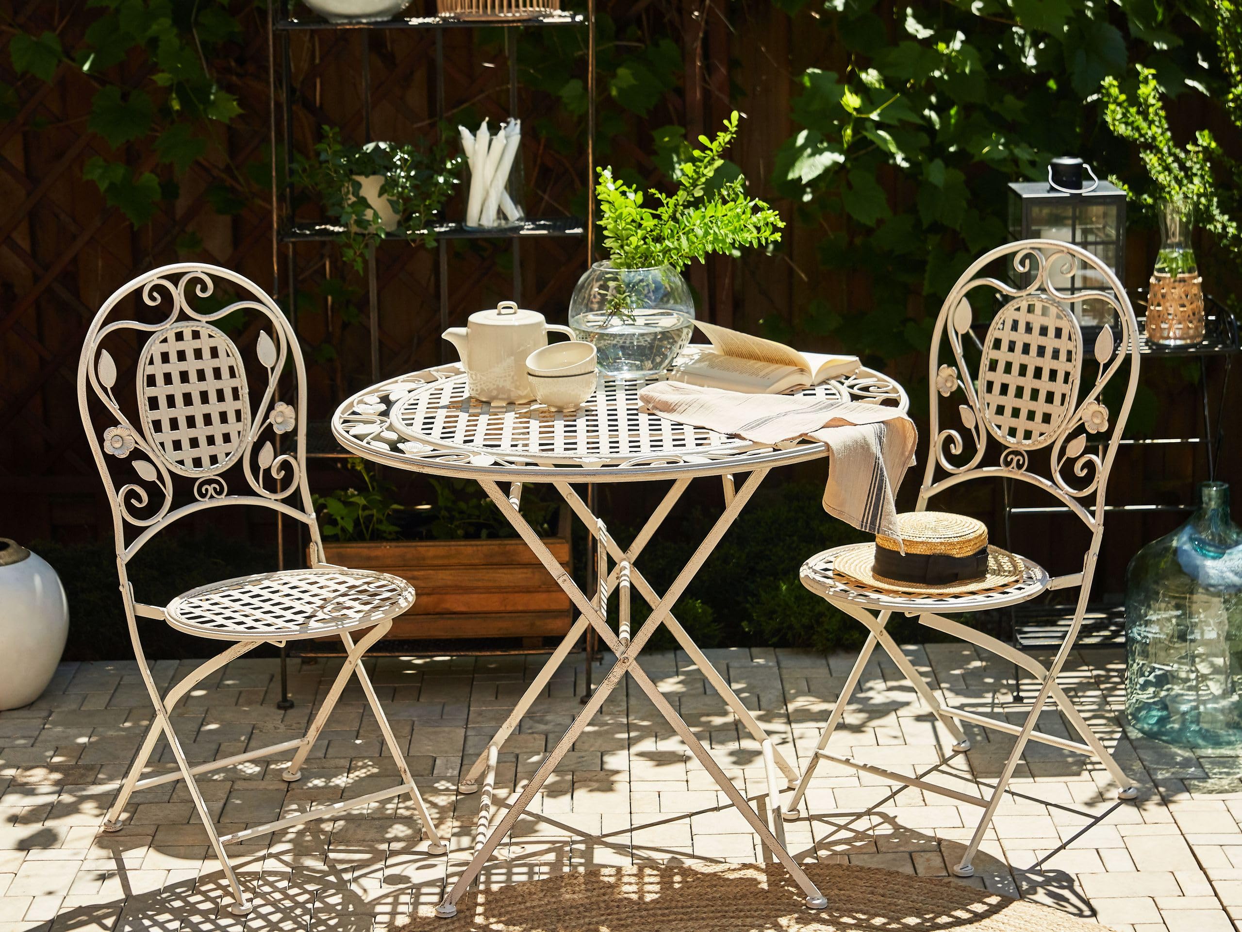 Beliani Mesa de balcón Hierro Blanco Crema Metal Envejecido Plegable Redonda 90 cm Exterior Resistente a los Rayos UV Estilo Retro francés Bivio