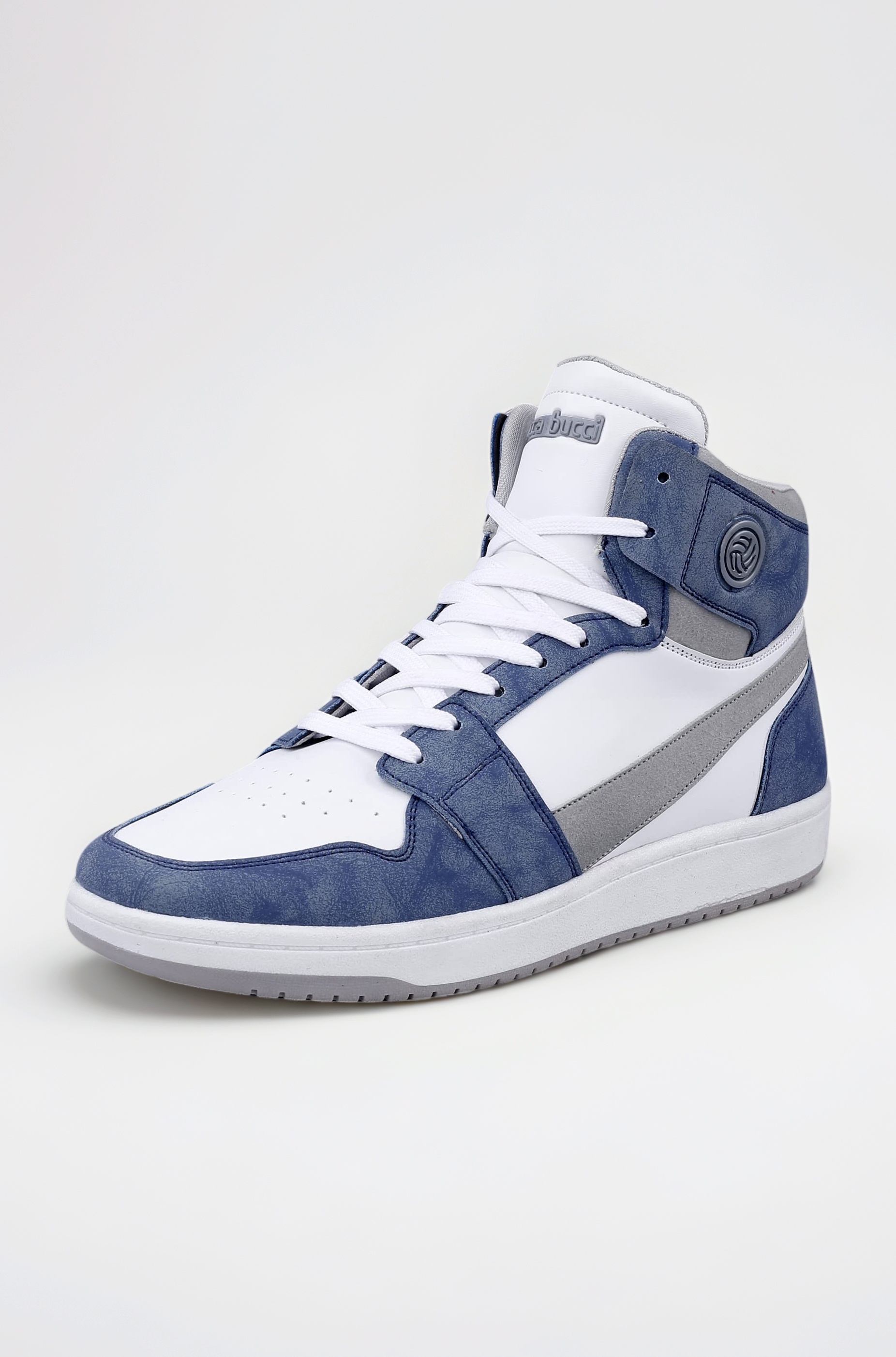 Men Lace Up Basketball Shoe