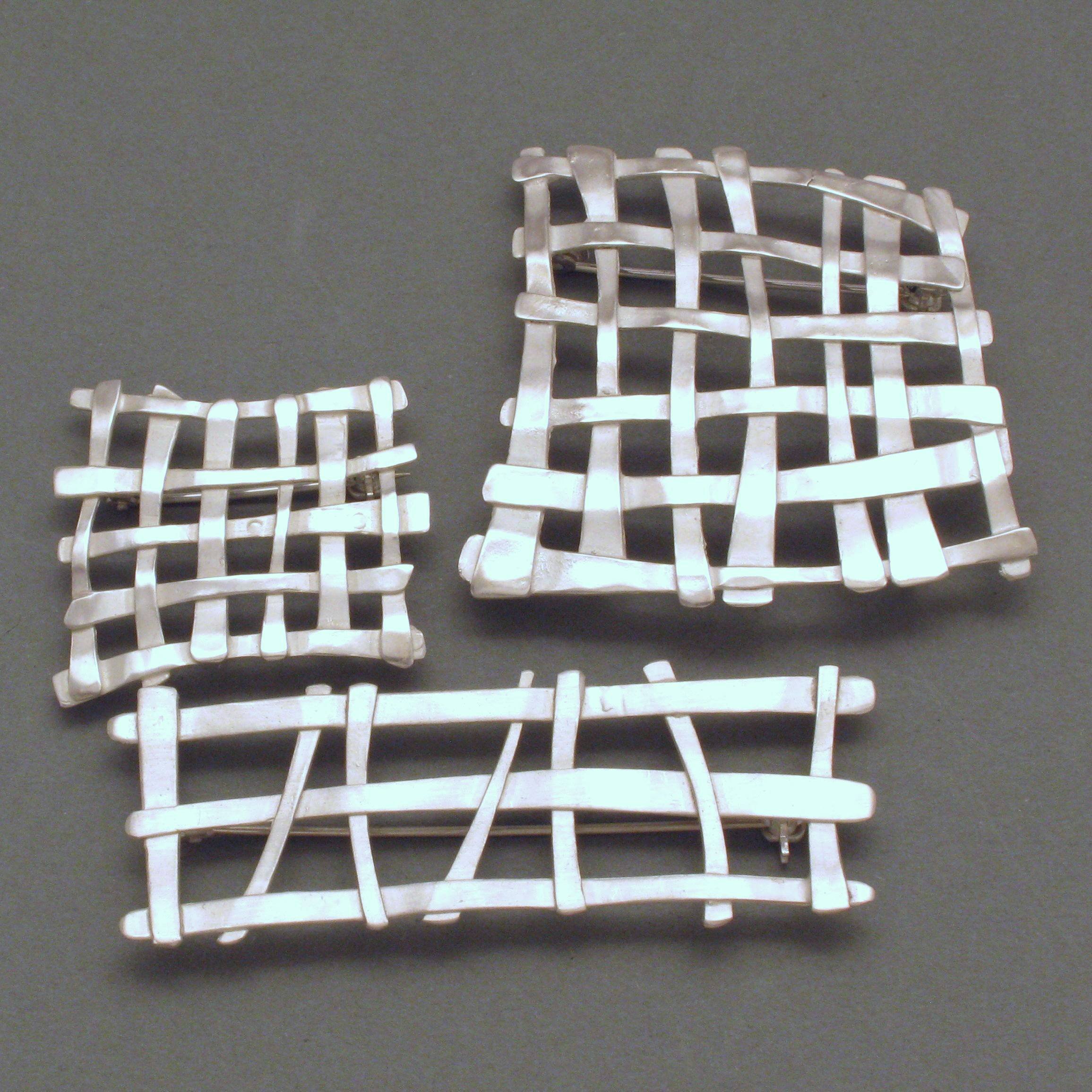 Silber-Brosche Gitter schmal, weiß