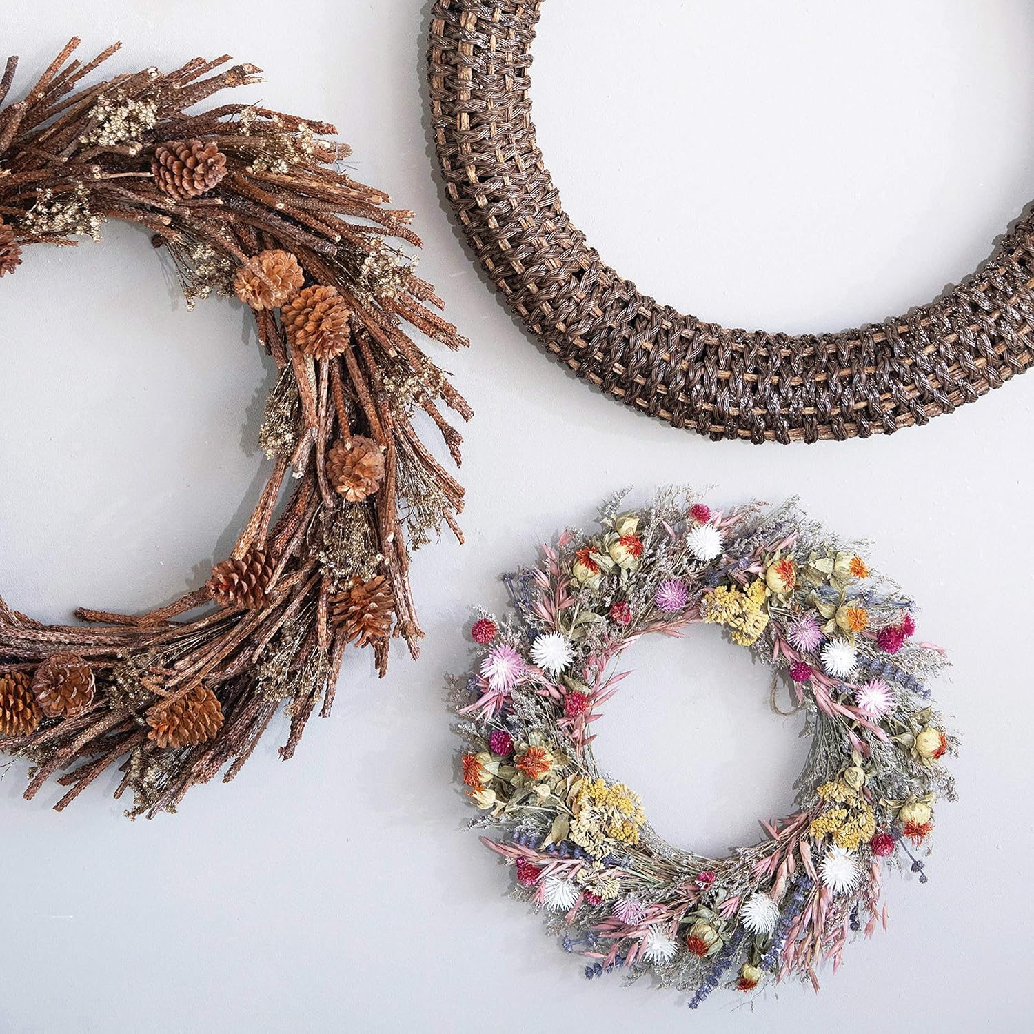 Creative Co-Op 16-3/4" Round Dried Natural Floral Wreath, Multi Color Wall Decor