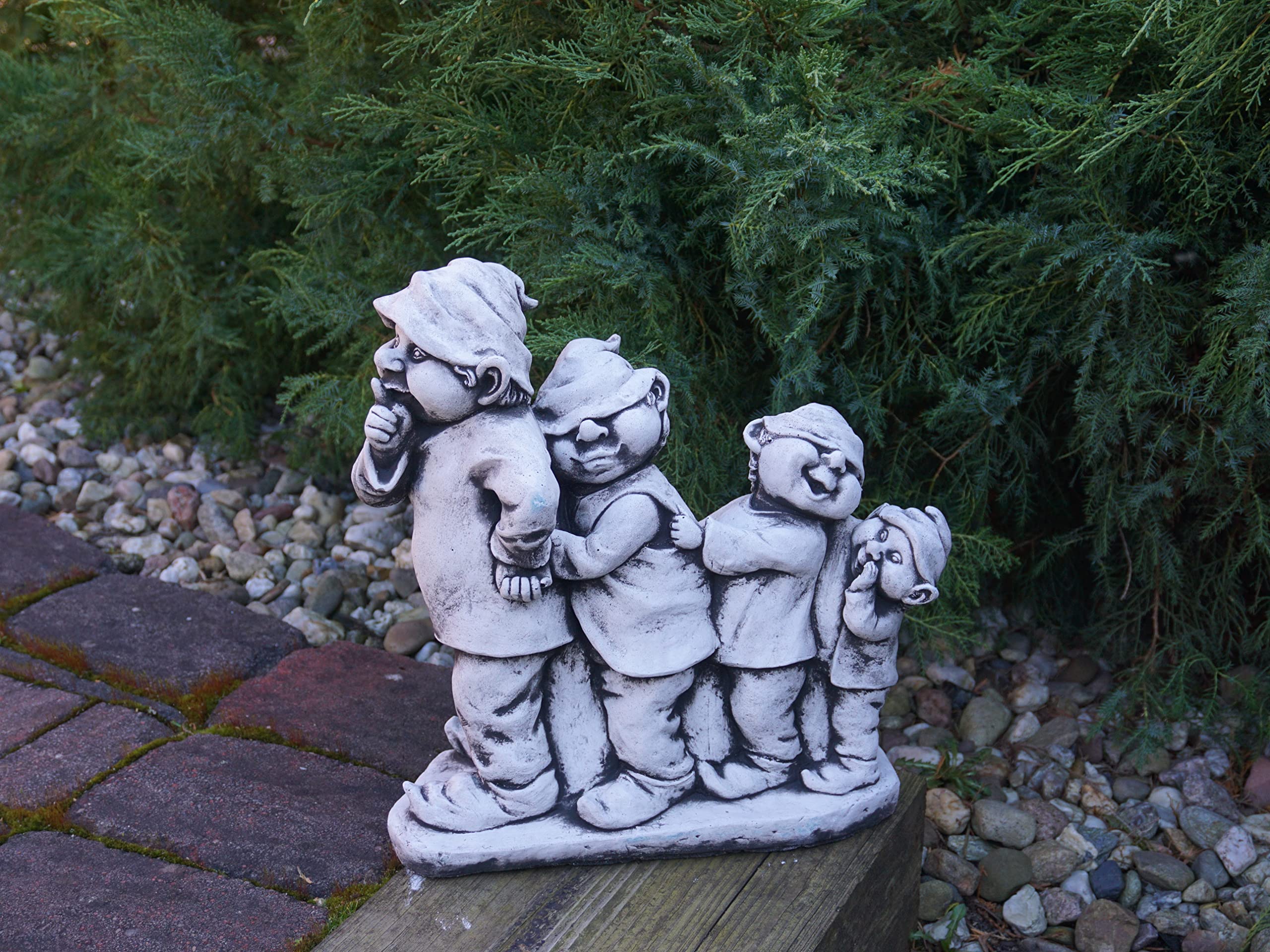 gartendekoparadies.de Gnom-Truppe, Steinfigur Wichtel, H. 34 cm, 12 kg, Grau, frostsicher aus Steinguss für Außenbereich
