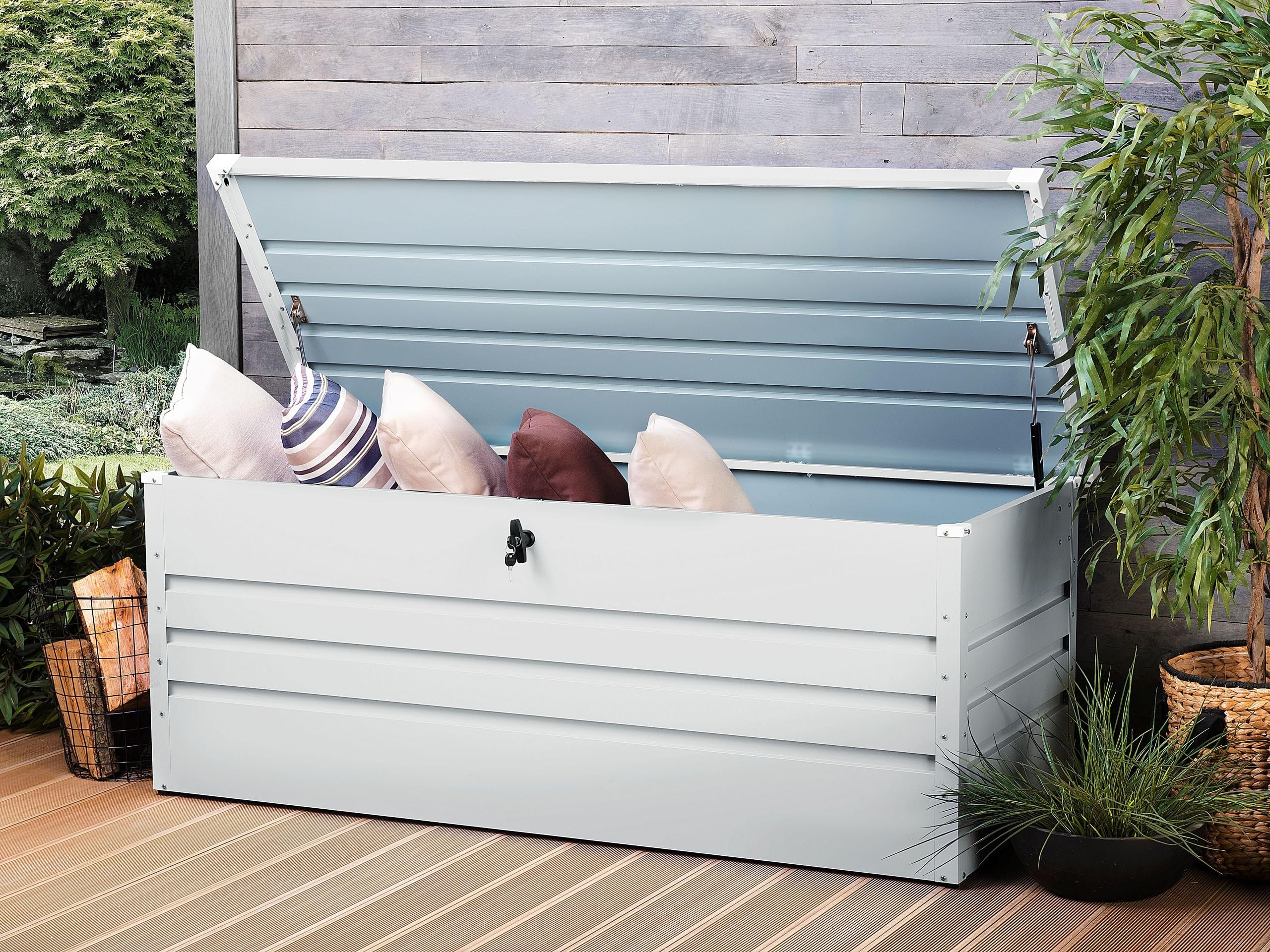 Beliani Caja de almacenamiento para exterior de acero galvanizado gris claro 600L Cebrosa