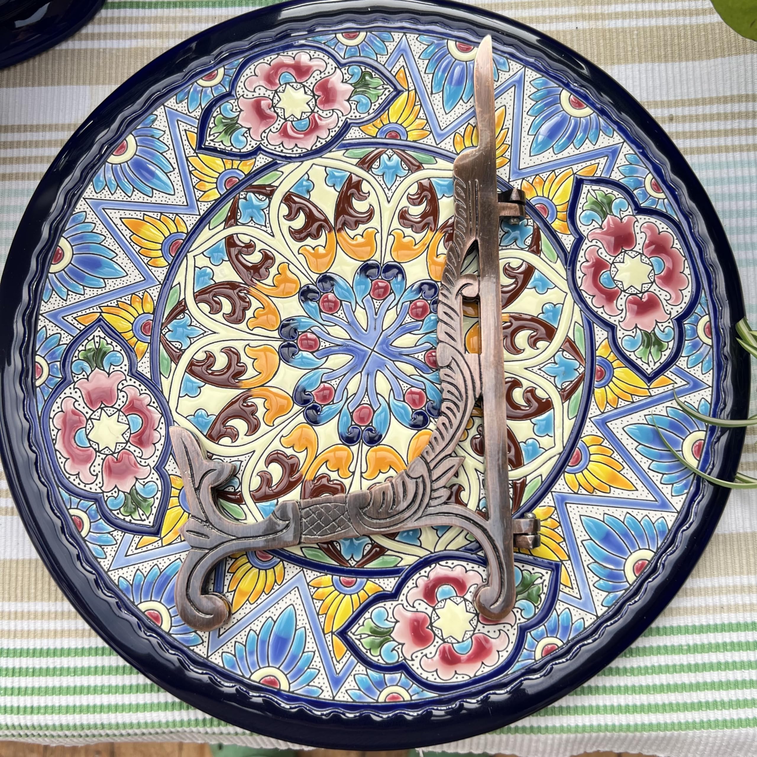 Thorness Juego de 4 caballetes de metal grandes de 10 pulgadas, acabado de cobre antiguo, soporte para platos, soporte de exhibición, soportes de marco de metal para fotos, platos decorativos, 25 cm