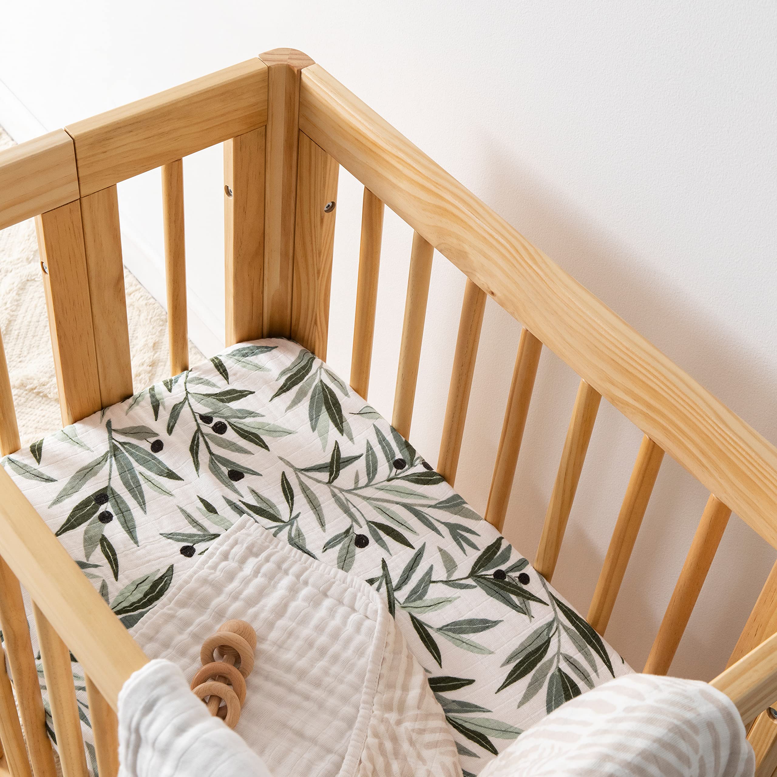 Babyletto Musselin-Bettlaken für Baby-Stubenwagen für Mädchen und Jungen, GOTS-zertifizierter, atmungsaktiver Bezug aus Bio-Baumwolle, 360° Spannbetttuch, weich und sanft, rechteckig, für Stubenwagen