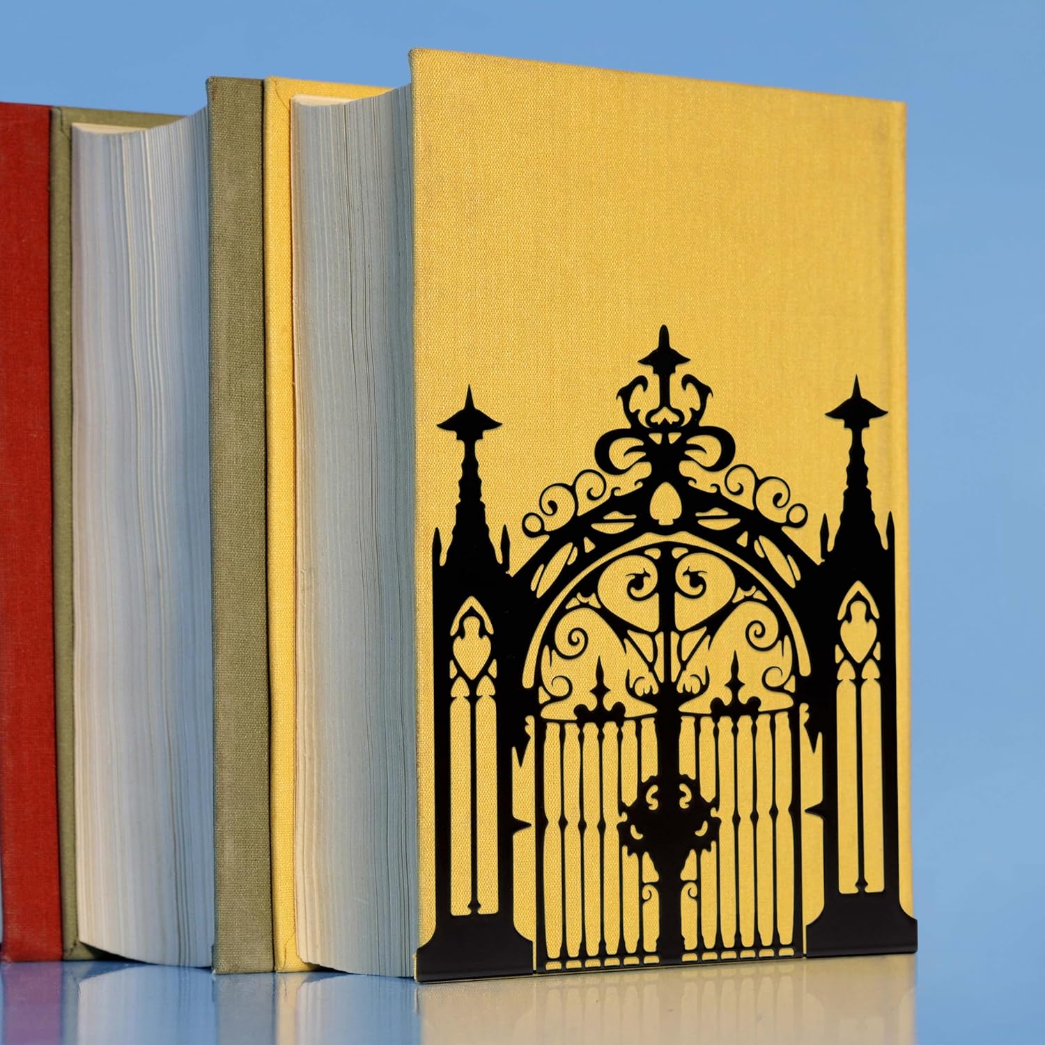 Gothic Church Architectural Metal Bookends, Ornate Iron Gothic Bookshelf Bookends for Home Décor, Decorative Bookends for Bookshelf