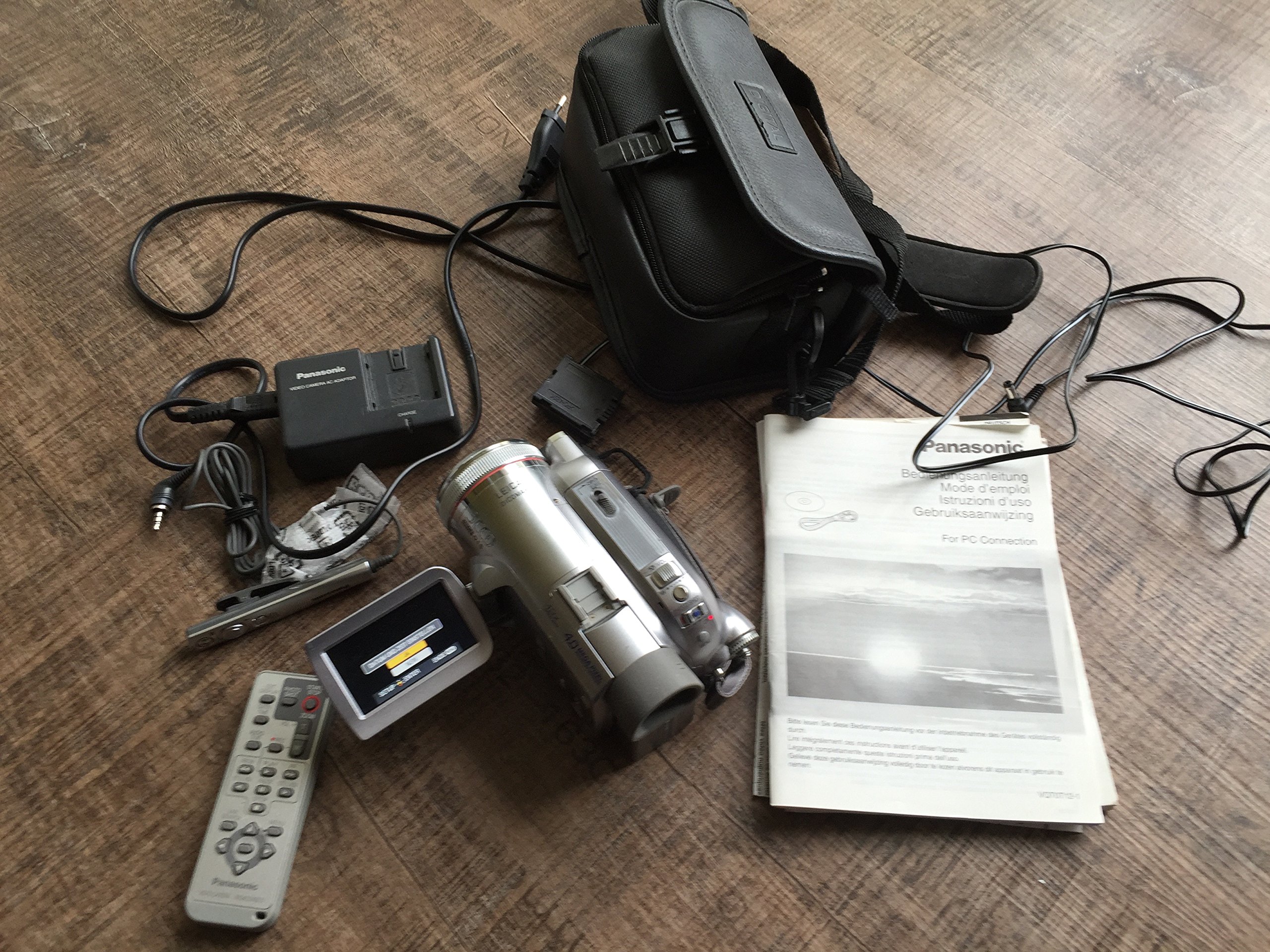 Panasonic NV-GS500 EG-S Camcorder (miniDV, 12-fach opt. Zoom, 6,9 cm (2,7 Zoll) Display, Bildstabilisator)