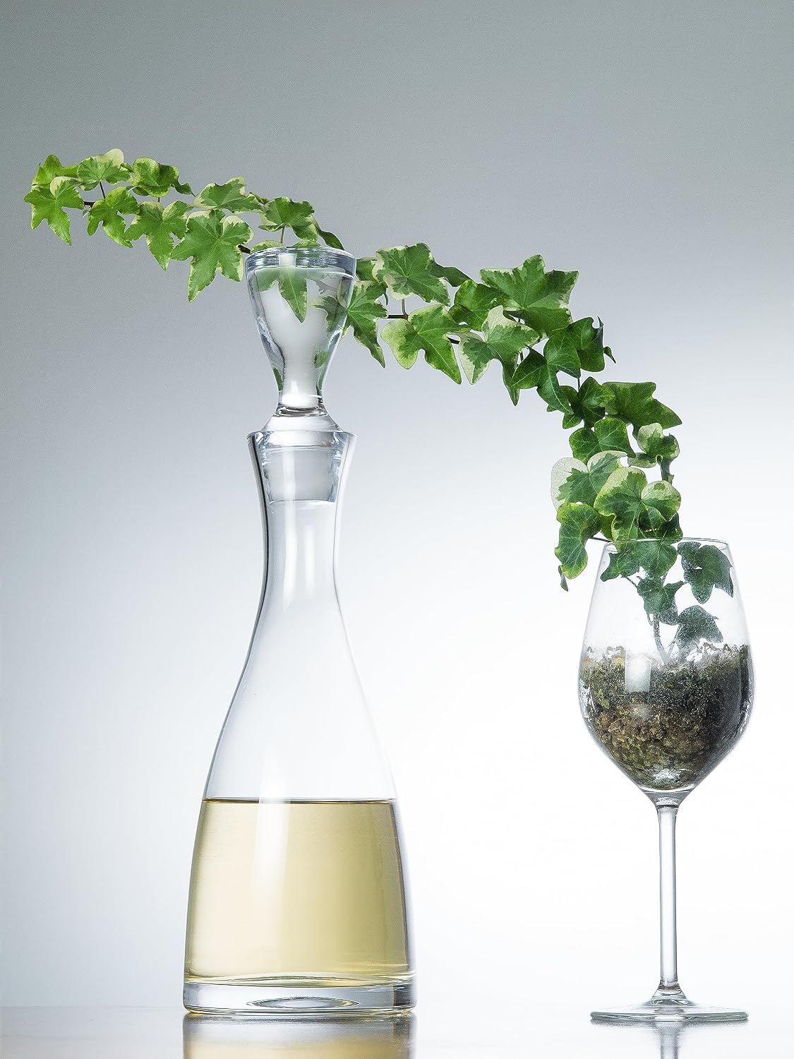 Wine Decanter - Glass - Clear - with Stopper - 40 Oz. - for Wine - Whiskey - Champagne - Made in Europe - by Barski