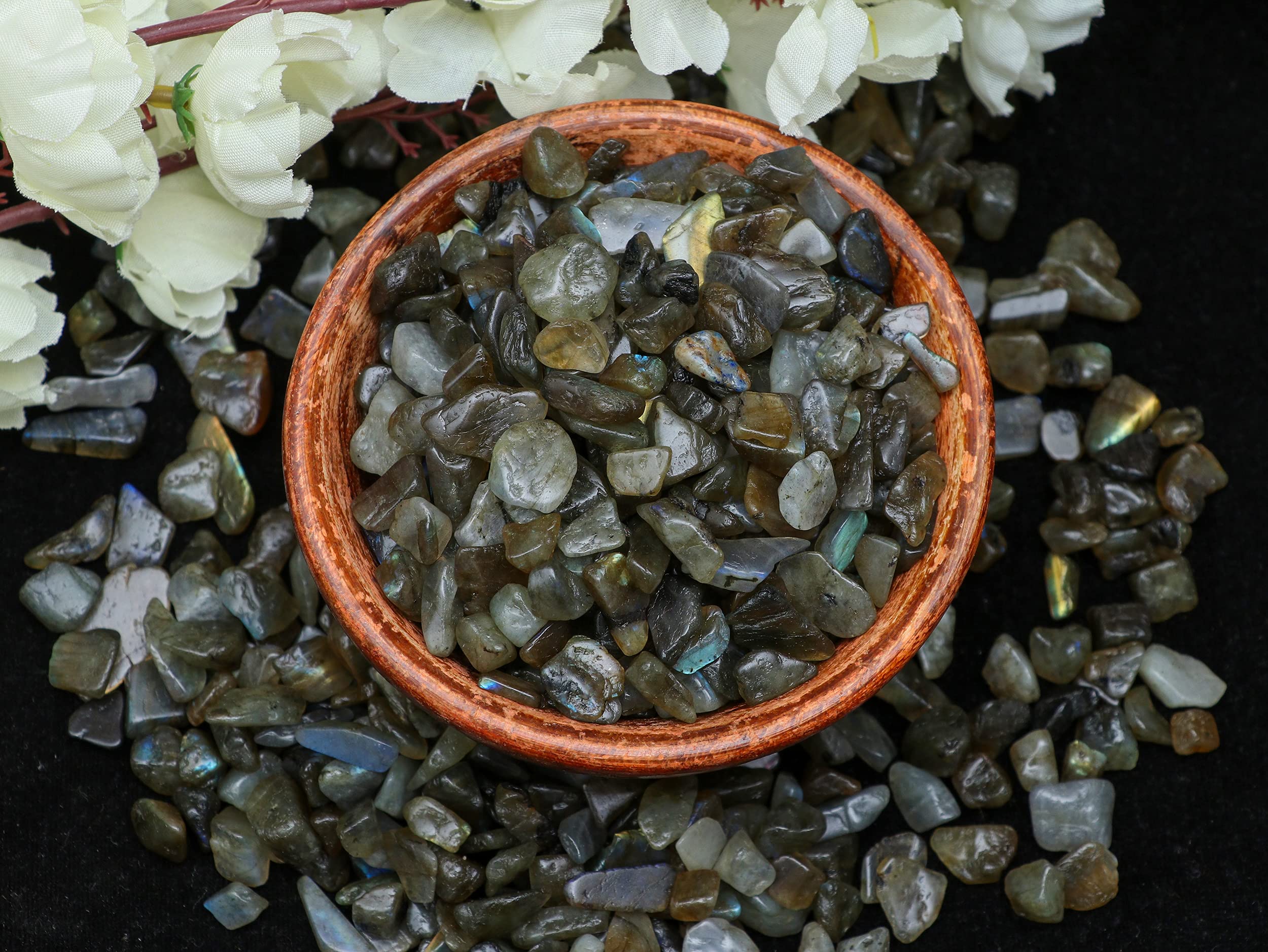 BEZAVO Labradorite Chips, 1 lb Crushed Crystal Chip Stone, Gemstone Chips Crushed Pieces Irregular Shaped Stones for Tumbling, Cabbing, Chakra Balancing, Reiki Healing, Gifts, Jewelry Making