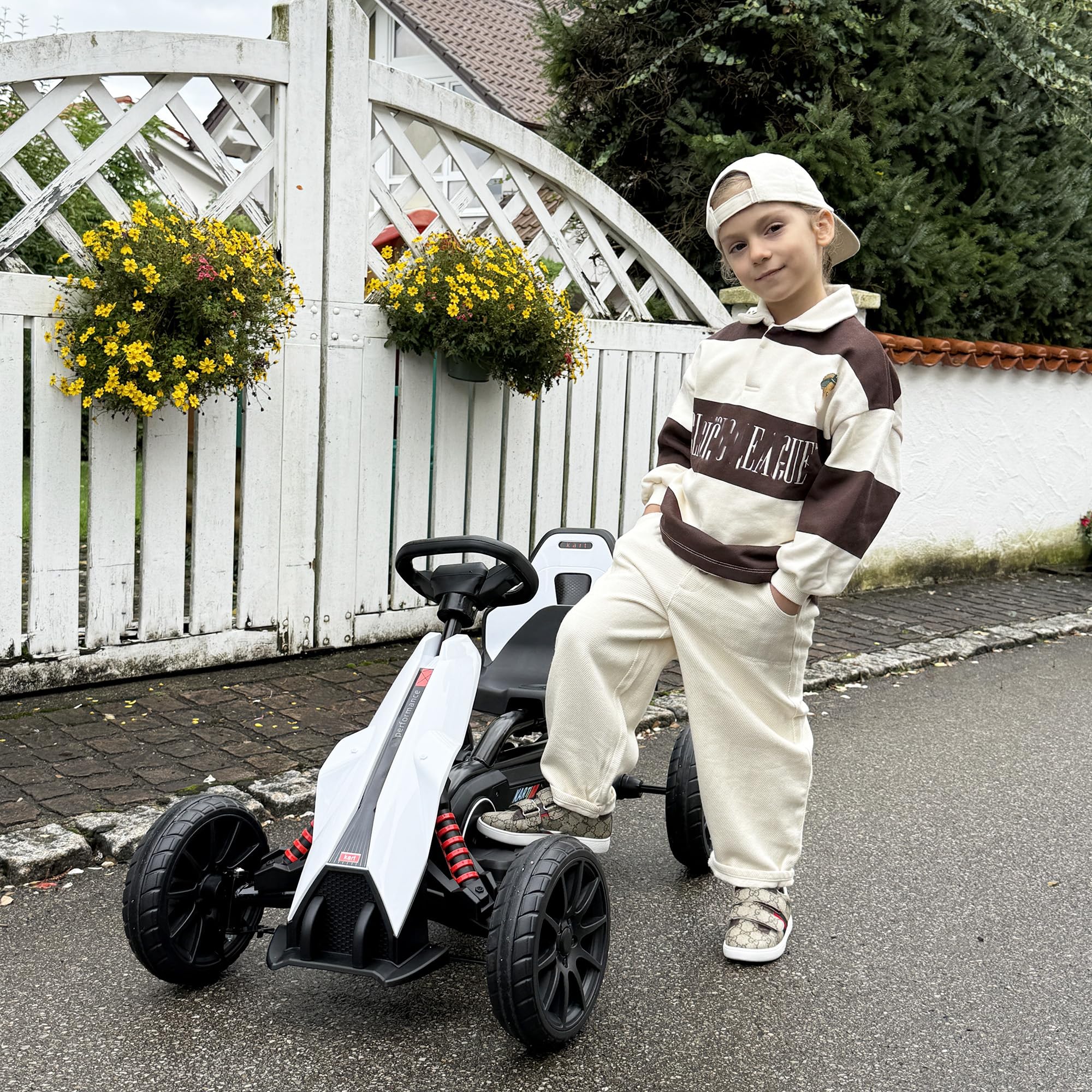 HOMCOM Kinder Elektro Gokart 12 V 3-5km/h Go Kart für 3-8 Jahre, Weiß | 2-Fach Verstellbarer Modus, Sicherheitsgurt, Lenkrad, Kinderfahrzeug