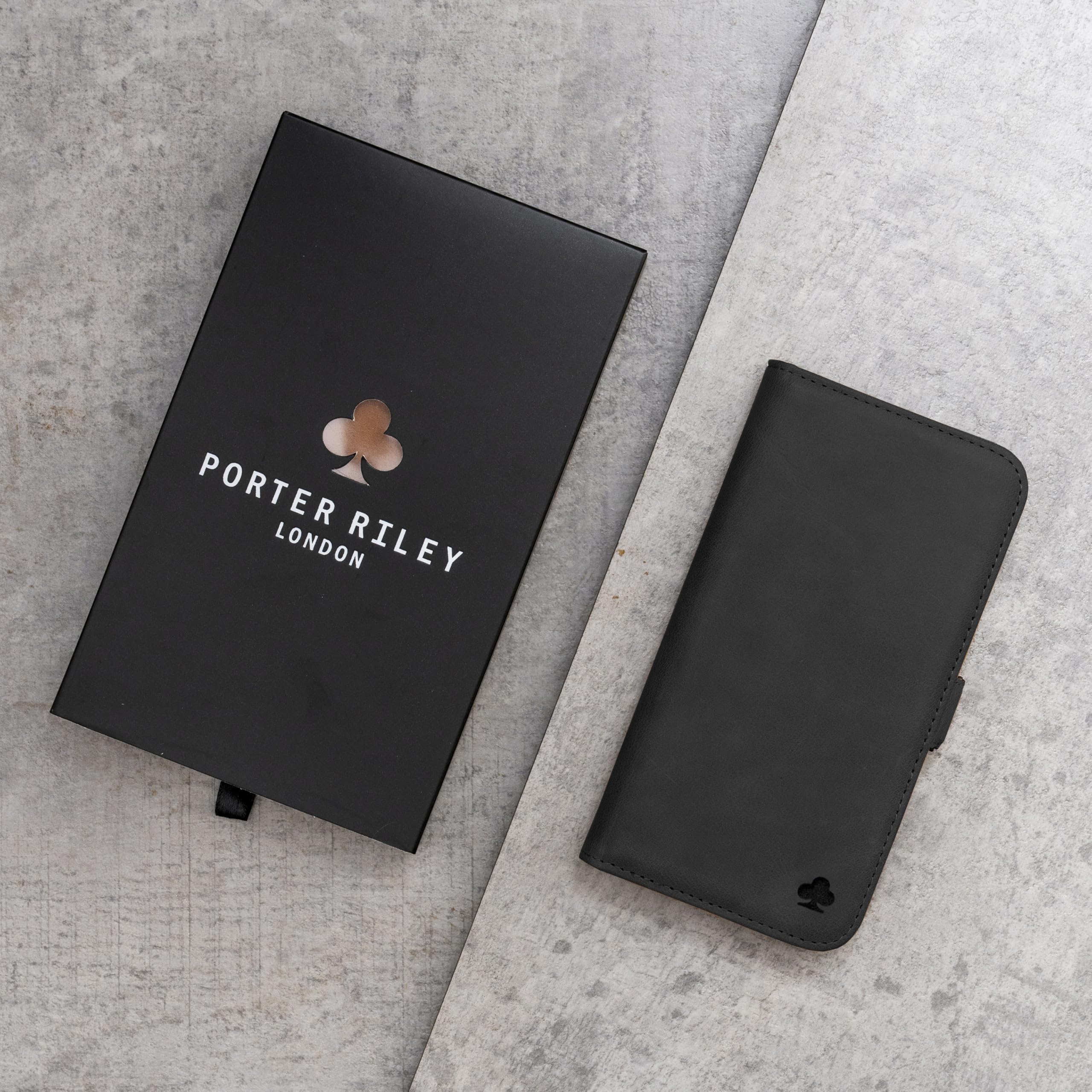 PORTER RILEY - Skórzane etui na iPhone'a 13 (6,1 cala). Premium prawdziwa skóra stojak/pokrowiec/portfel/etui z klapką z [przegródkami na karty] [poziomy stojak] [wytrzymała ramka] (czarny