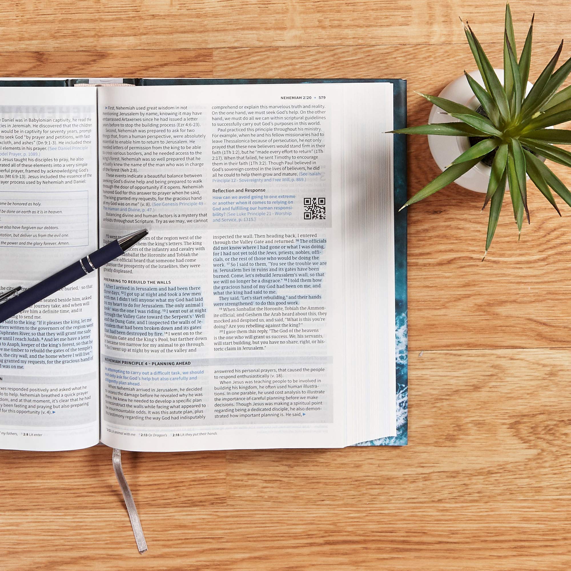 CSB Life Essentials Interactive Study Bible, Hardcover, Jacketed, Black Letter, Study Commentary, Life Principles, QR Codes, Videos, Easy-to-Read Bible Serif Type - Image 6