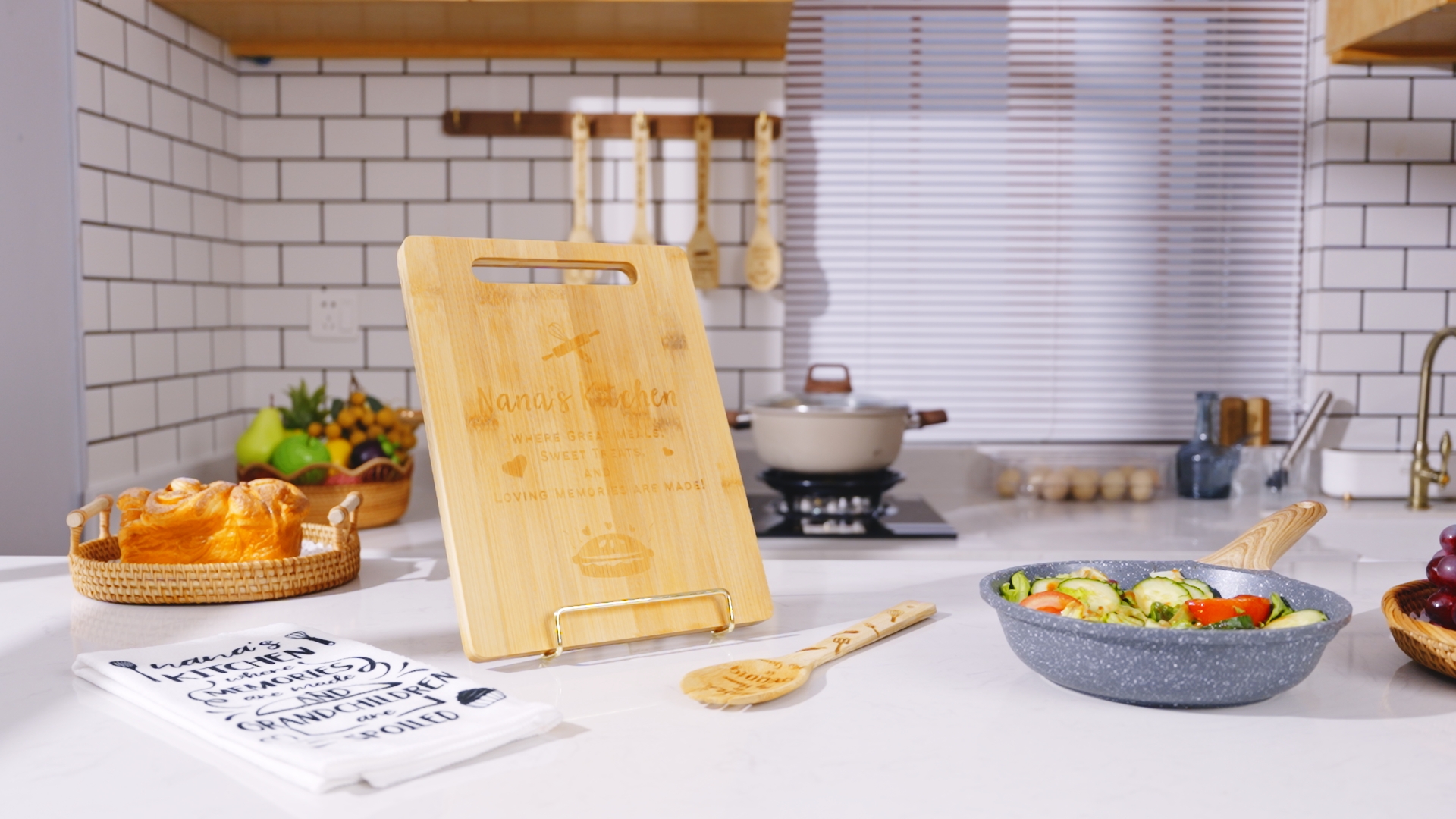 Set de Cocina Grammy de 8 Piezas con Tabla de Cortar y Utensilios miniatura 7