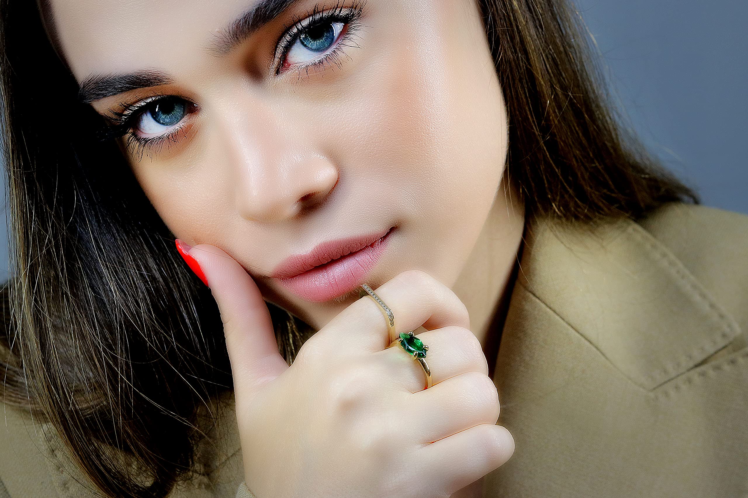 Anillo de Esmeralda en Juego Horizontal - Anillos de Marquesa con Estilo para Mujeres, Anillos para el Día a Día, Anillos de Piedras Preciosas - Joyas Personalizadas de Moda para Compromiso
