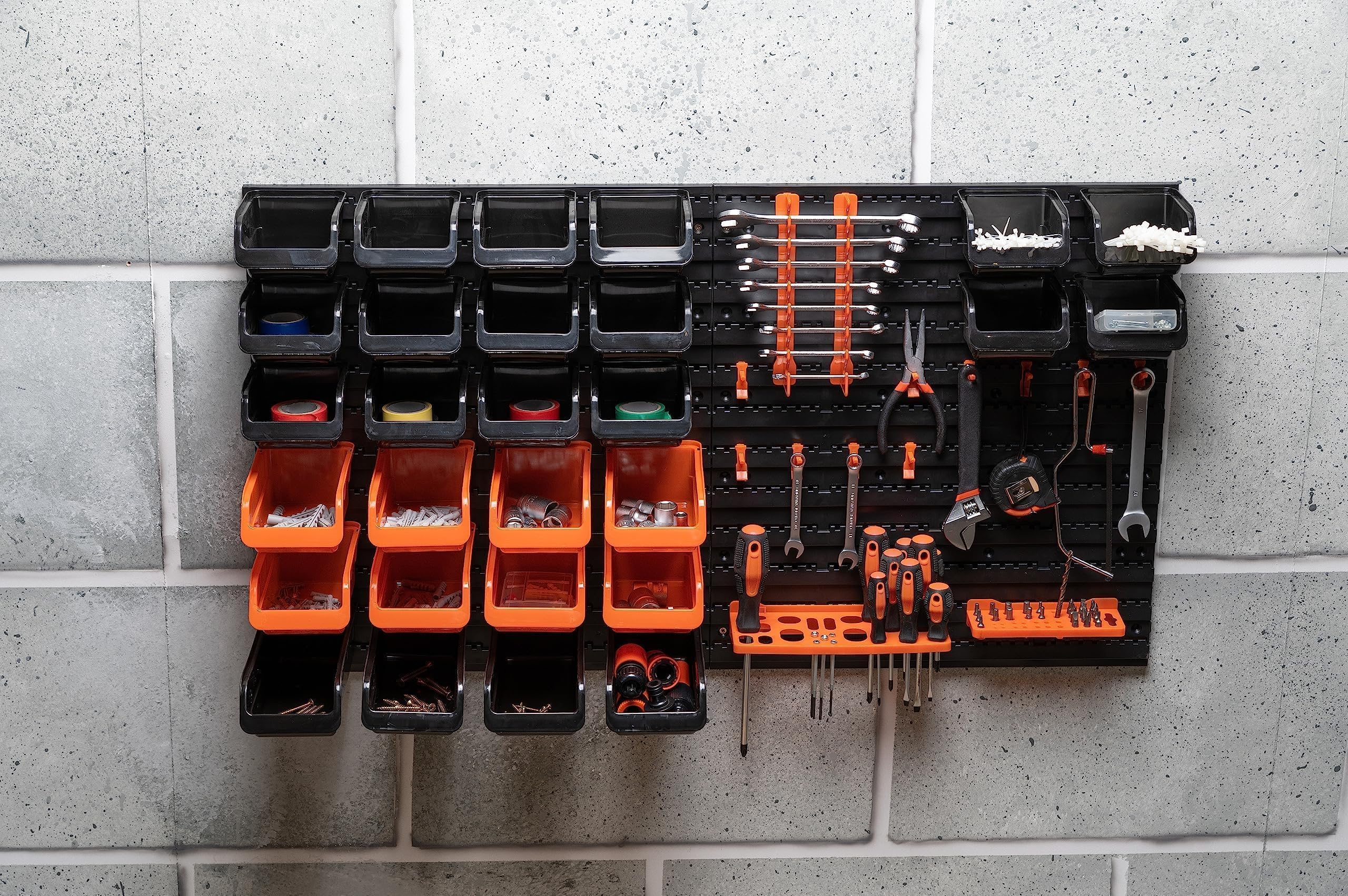 BLACK+DECKER Tableau à Outils avec étagères et Crochets de Suspension Normal