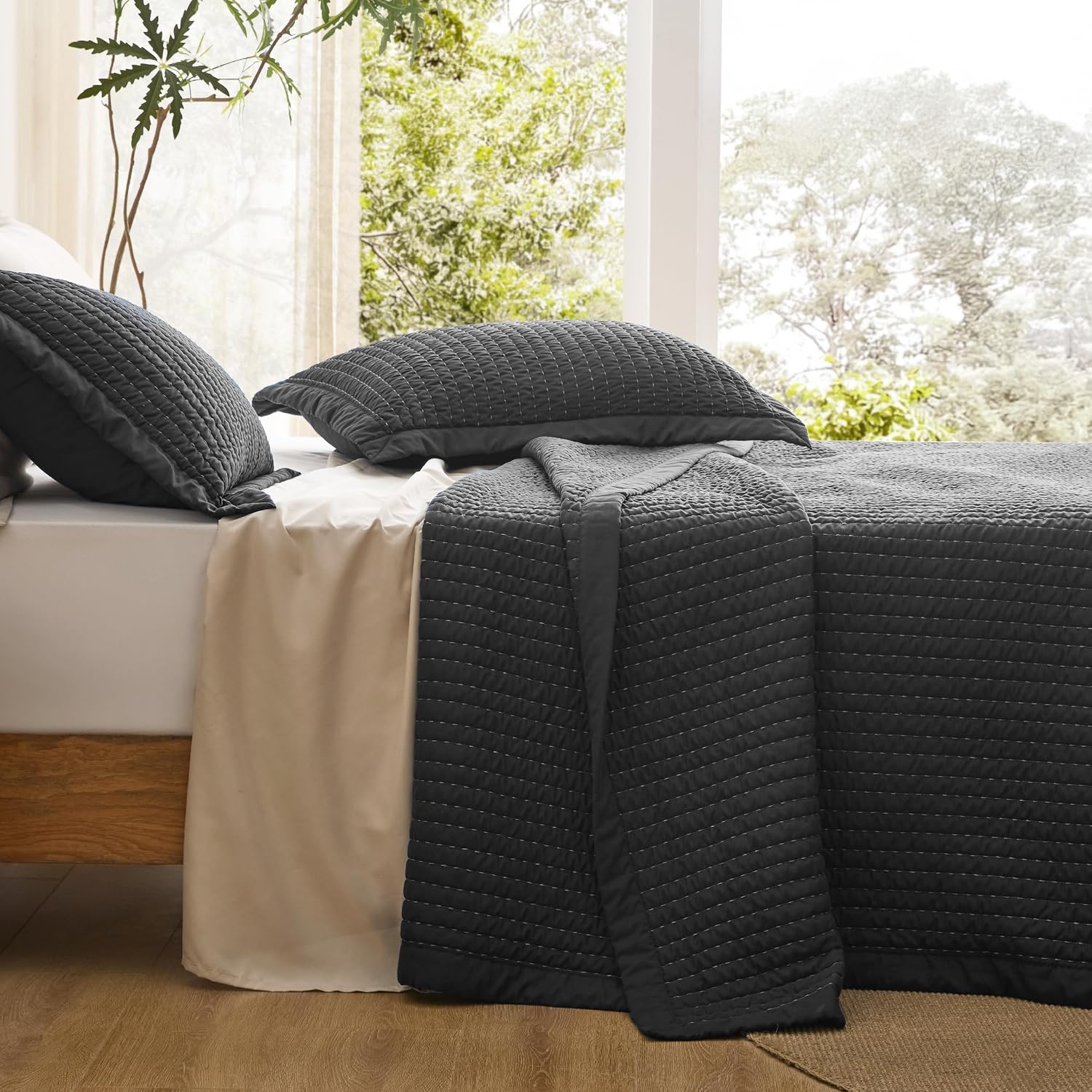 Bedsure Black Quilts Queen Size - Queen Quilt Bedding Set Bedspread Coverlet, Lightweight Neutral Striped Bedding, 3-Piece Set with 90"x96" Coverlet & 2 Pillow Shams, All-Season Soft Microfiber