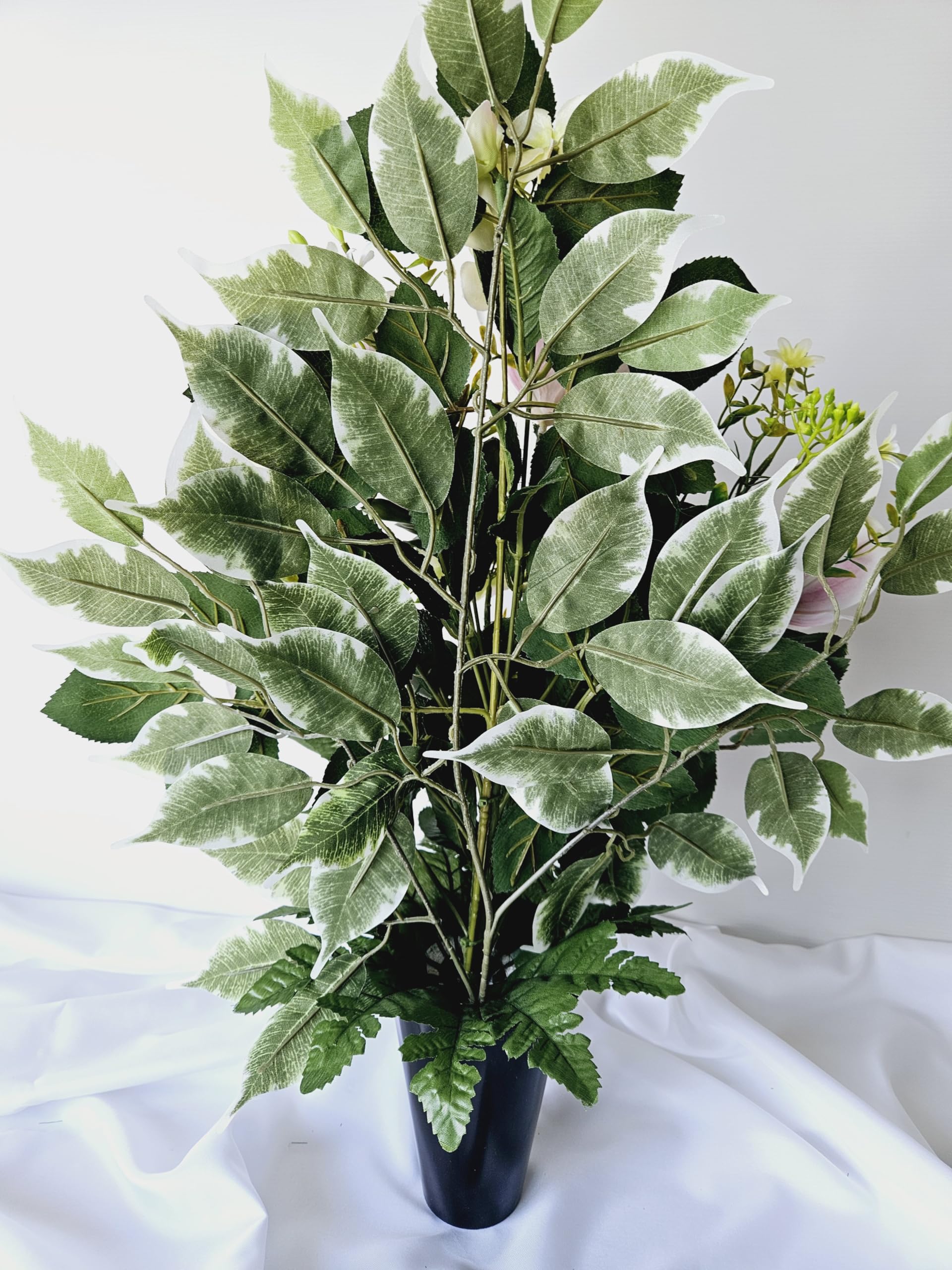 Composition De Fleurs Artificielles en Cône Lesté Ciment pour Une Parfaite Tenue de Votre Bouquet de Fleurs, Plus Besoin de Sable, Ce Vase en PVC Se Dépose dans Un Vase Funéraire.