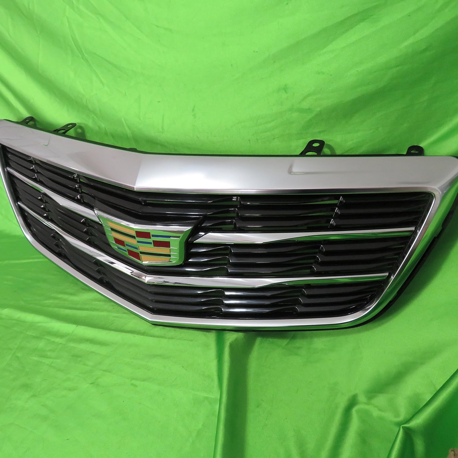 Genuin GM Grille Part# 22879627