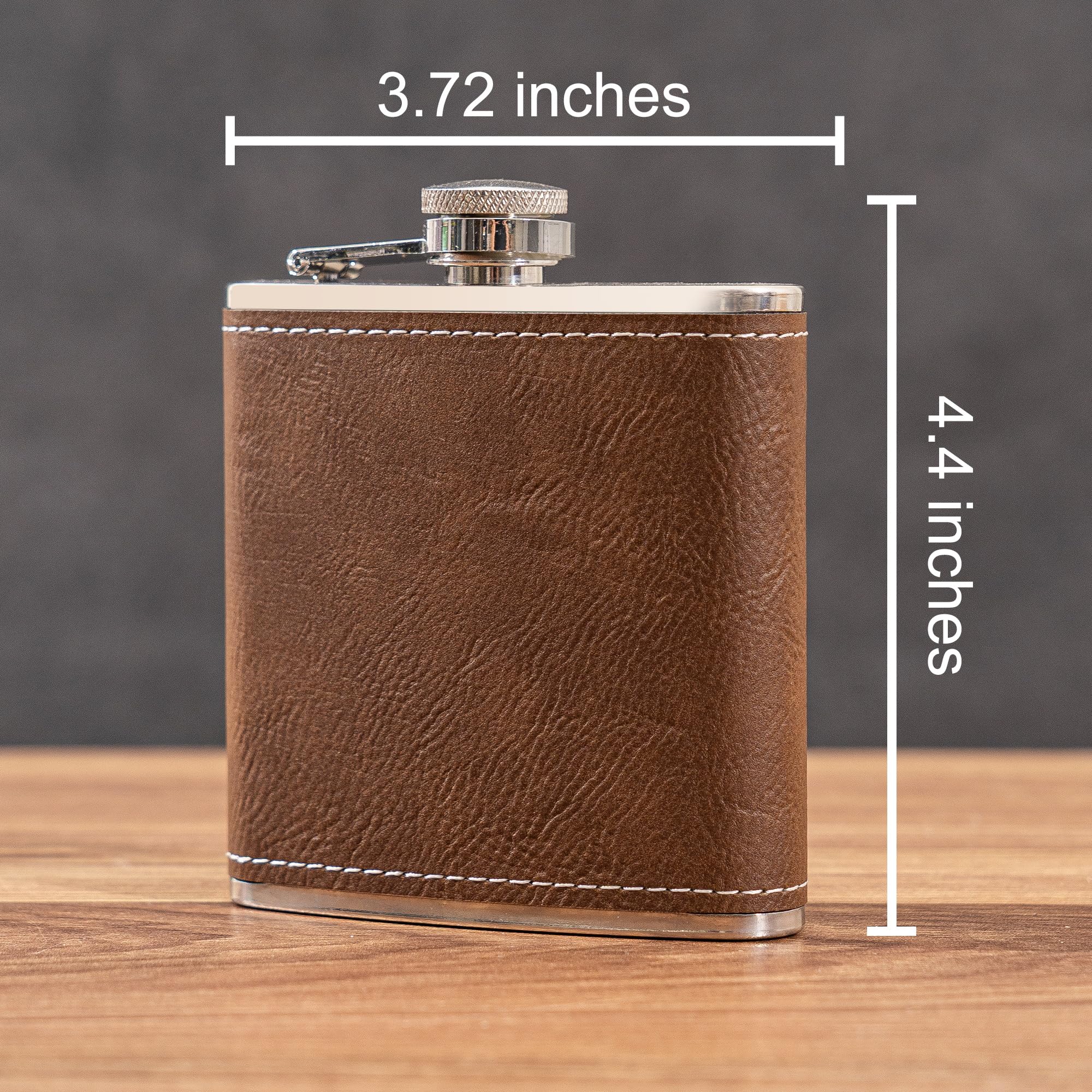 Messaggio di benedizione personalizzato Fiaschetta portatile in pelle da 6 oz con nome ed età Regalo di nozze di compleanno per uomini amanti del liquore - CALLIE