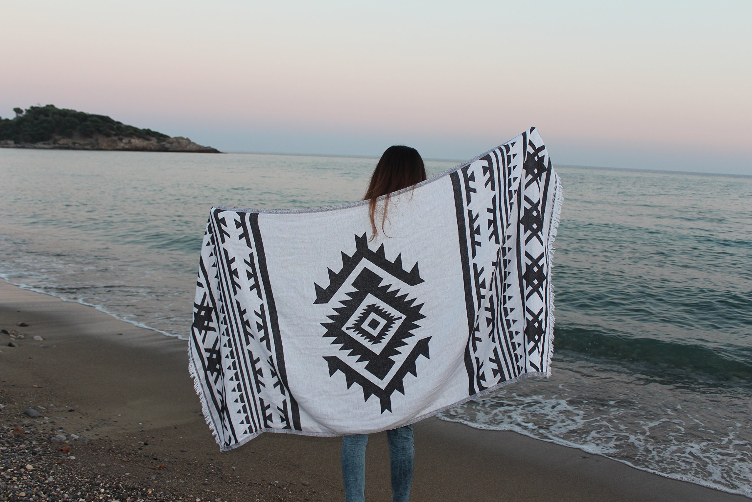 Bersuse 100% Coton - Cozumel Serviette Turque - Drap de Bain, Serviette de Plage - Fouta Peshtemal avec Motif Aztèque - Double Couche - 100x180 cm, Noir