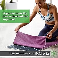 Vista 2 de Gaiam Toalla de esterilla de yoga de microfibra para yoga caliente