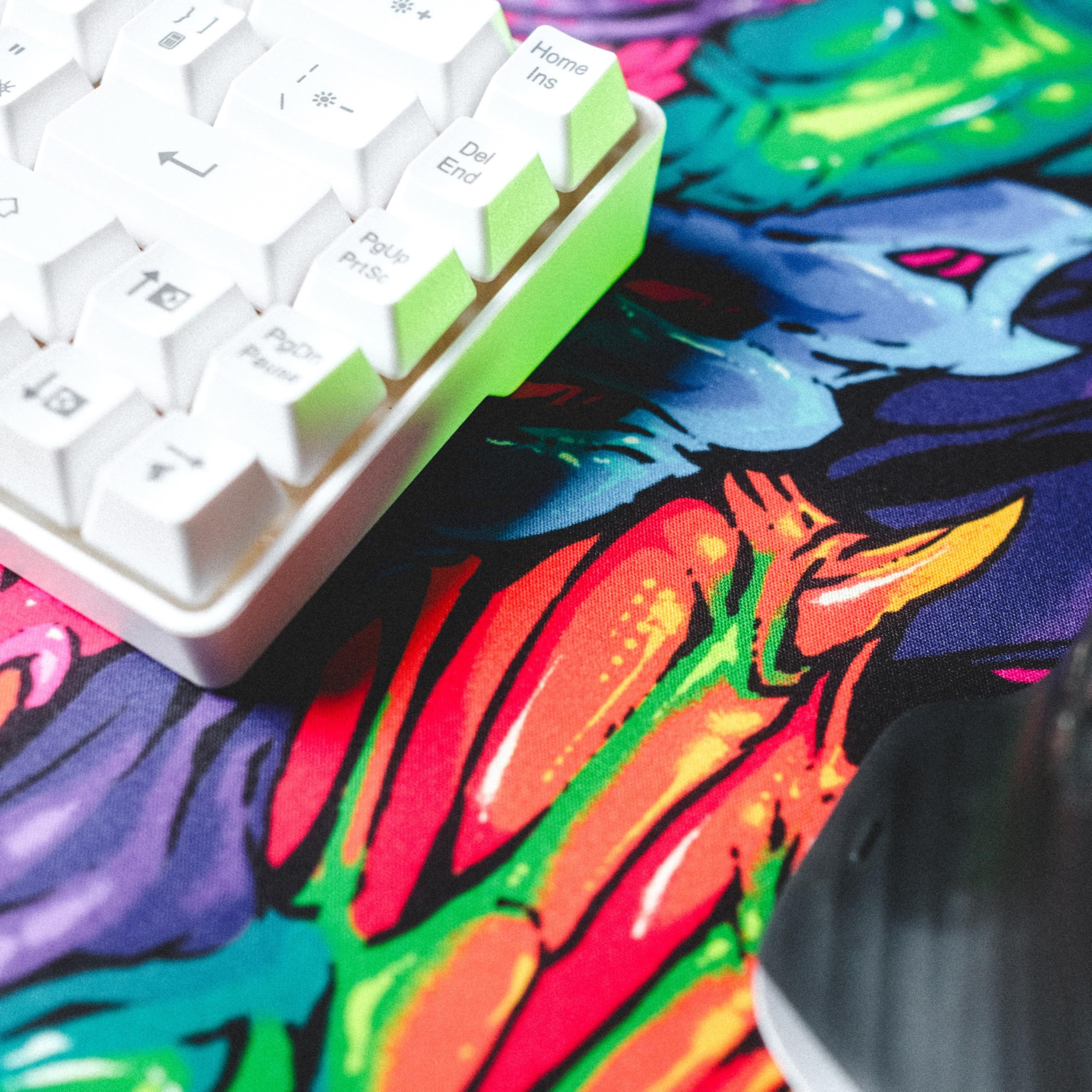 Hyperbeast Artwork - Alfombrilla de mouse para juegos con bordes cosidos, base de goma natural antideslizante duradera, impermeable, para teclado de computadora para profesionales de deportes