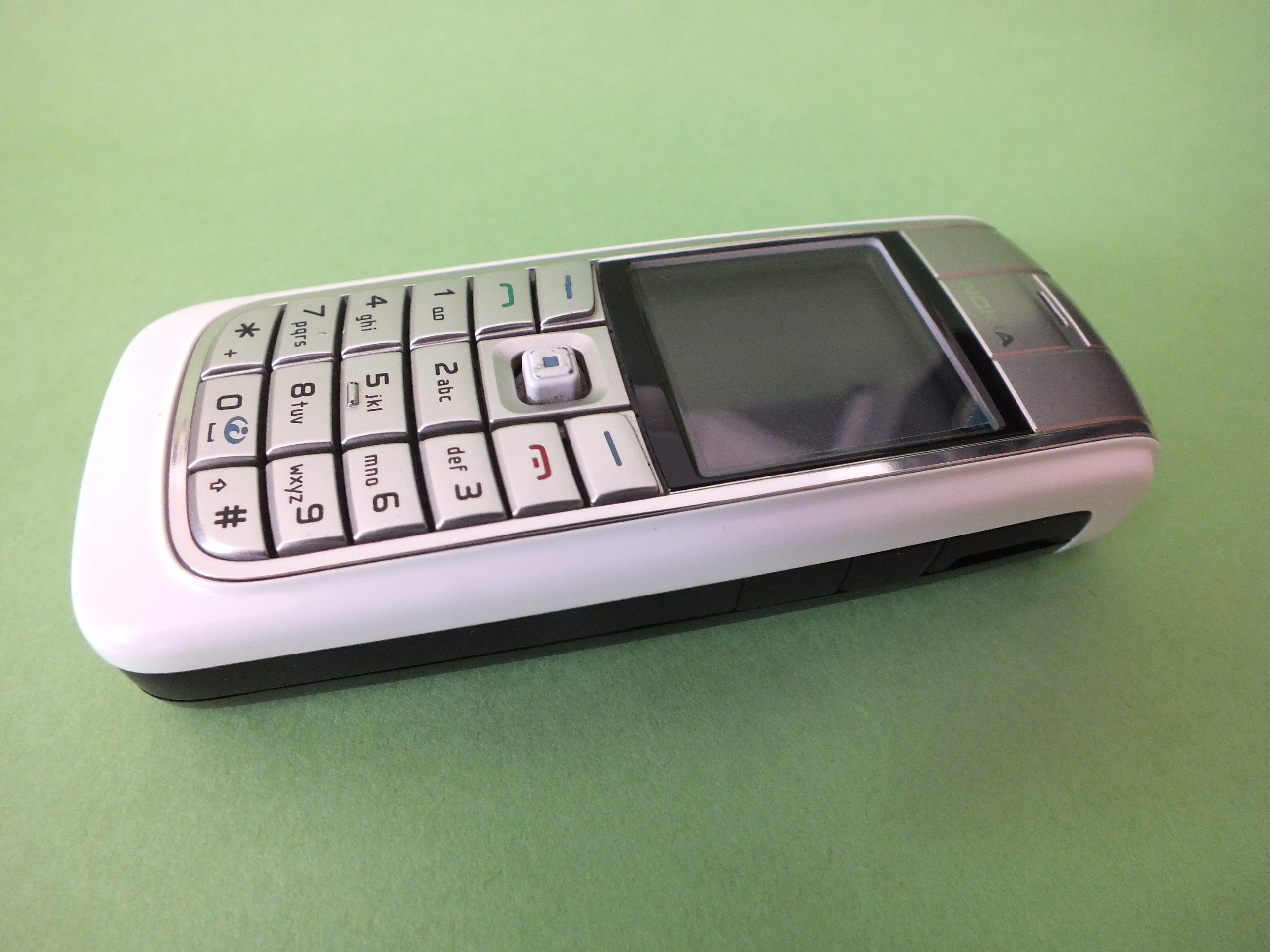 Téléphone Portable Nokia 6020 Neuf - Blanc/argent - Modèle Rétro Sous Boîte D'origine