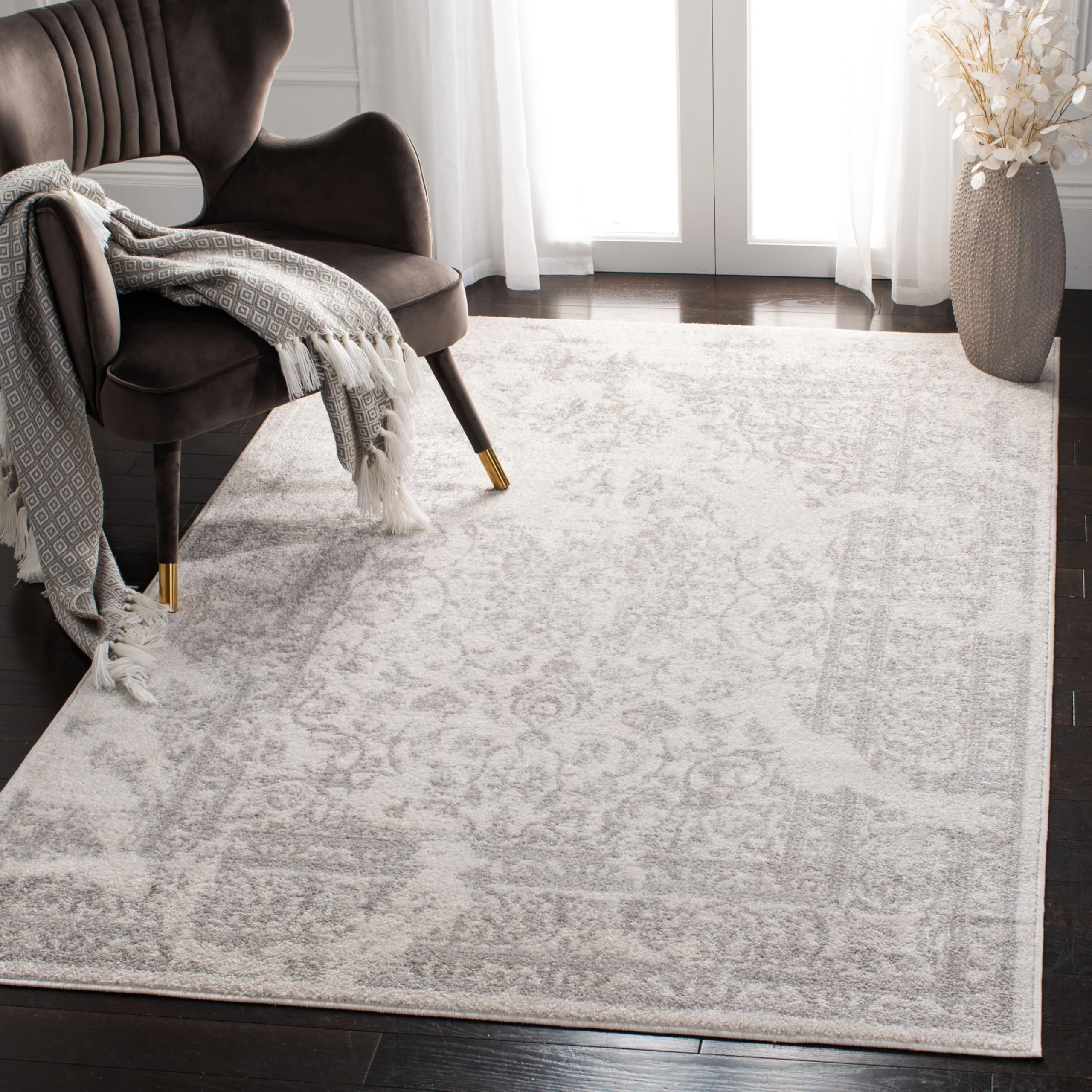 Safavieh Distressed Indoor Woven Rectangle Area Rug, Adirondack Collection, ADR101, in Ivory / Silver, 91 X 152 cm for Living Room, Bedroom or Any Indoor Space