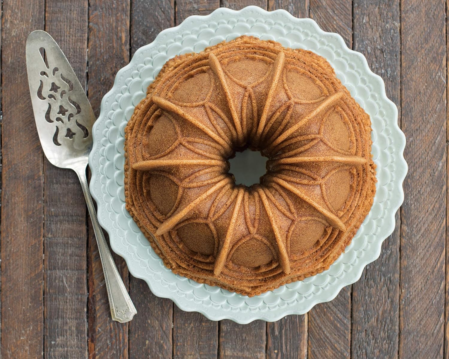 Nordic Ware Vaulted Cathedral Bundt Pan, Metallic