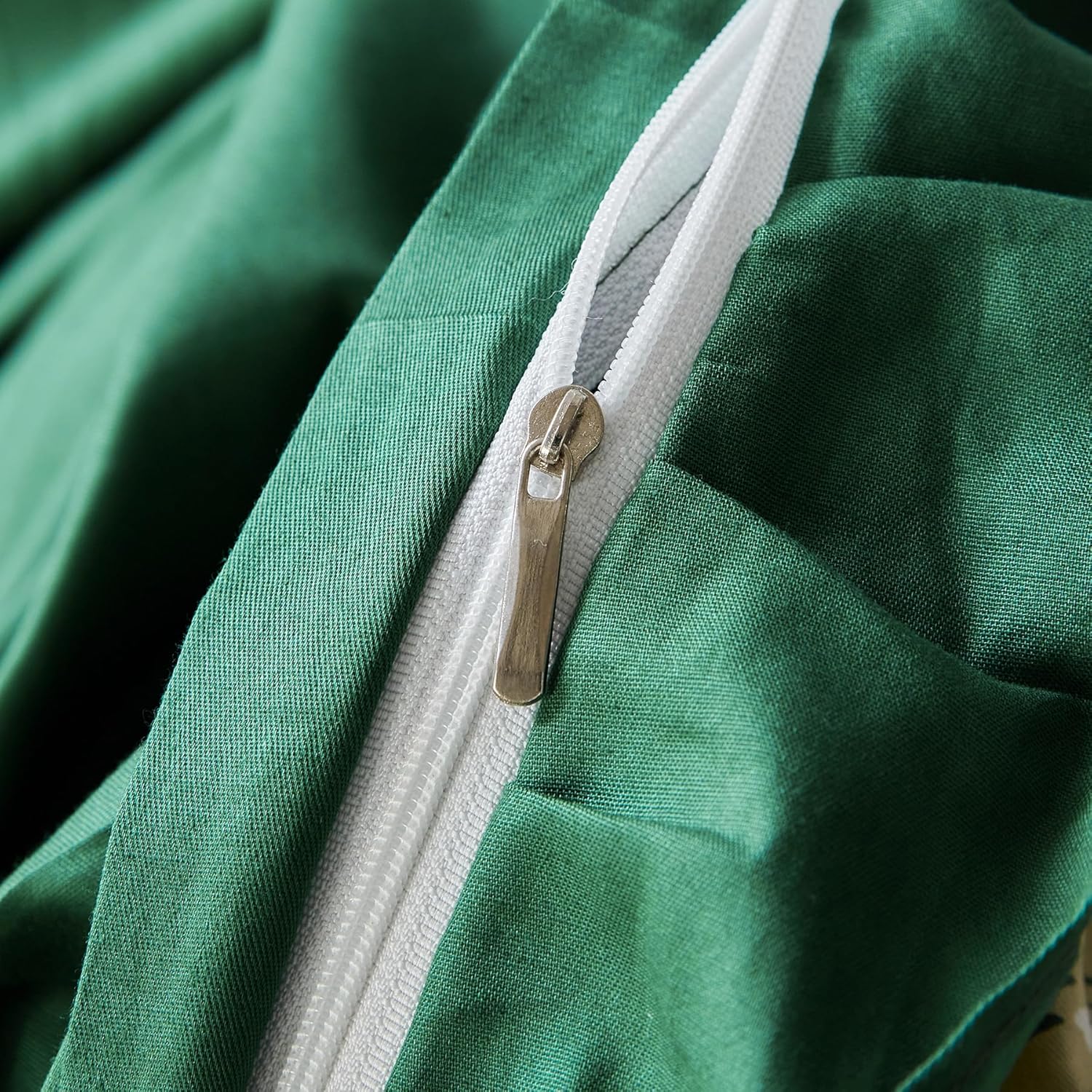 YuHeGuoJi Emerald Green Botanical Duvet Cover King 100% Cotton 3 Pcs Set 1 Decorative Green Ruffle Duvet Cover with Zipper Ties 2 Pillow Shams Garden White Floral Bedding Set Soft - Image 4