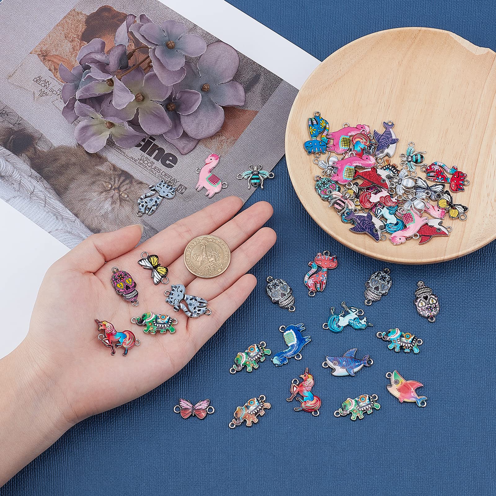 SUNNYCLUE 1 Scatola 40 Pezzi 10 Colori Lega Farfalla Charms Bulk Colorato Animale Volante Smalto Farfalle Ciondoli Stampati per Creazione di Gioielli Charms Braccialetti Fai da Te Collane