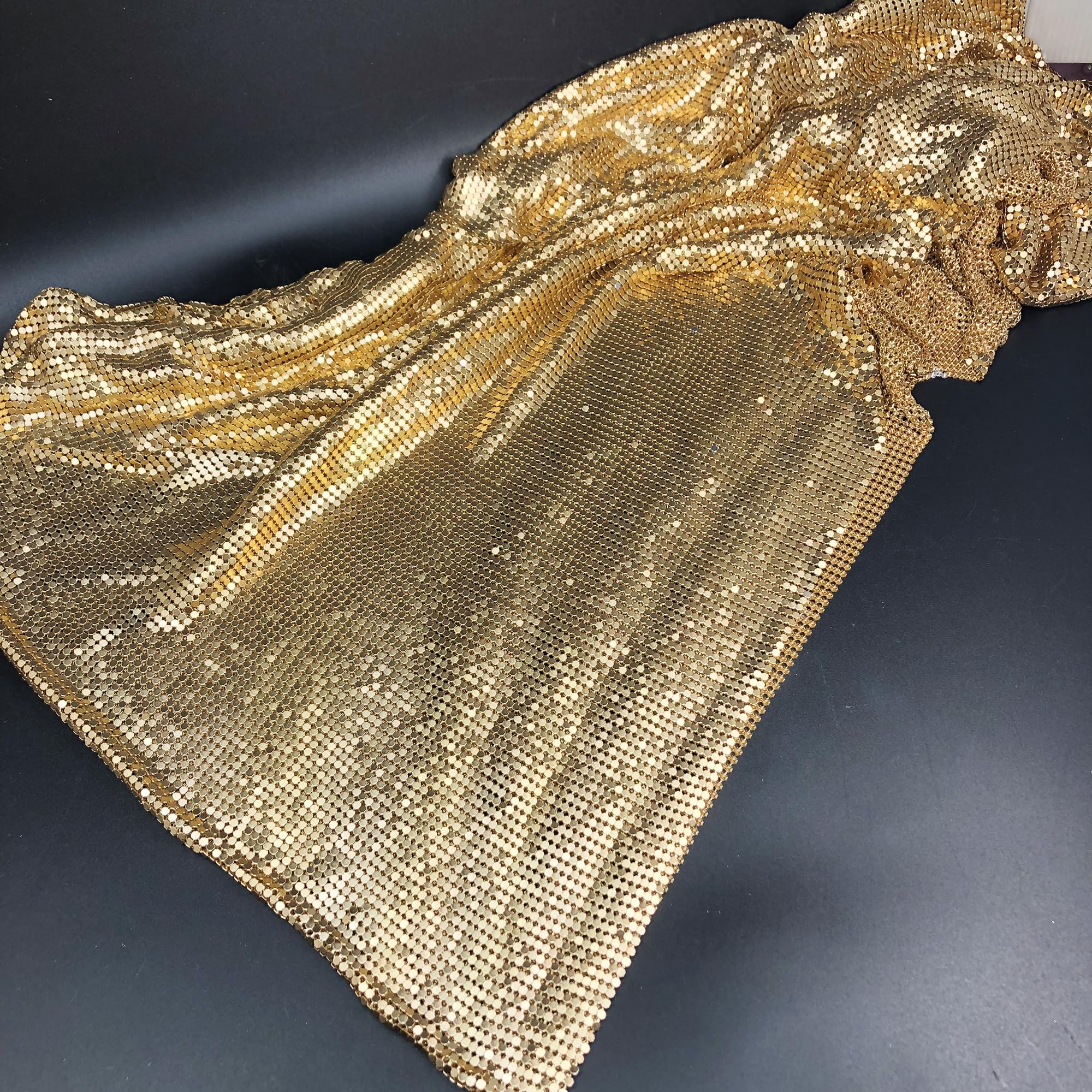Amazon.com: 48x40cm Sparkly Metal Mesh Fabric Chainmail Jewelry Metallic  Cloth Sequined Craft Fabric Cuttable for Clothing Bag Making Party Shoes  Decorations Accessories (Gold 48x40cm)